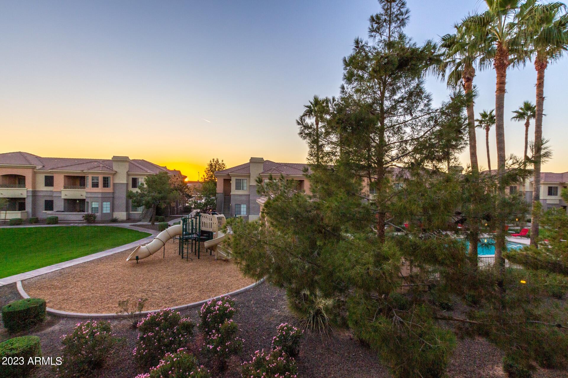 1941 S PIERPONT Drive 2029