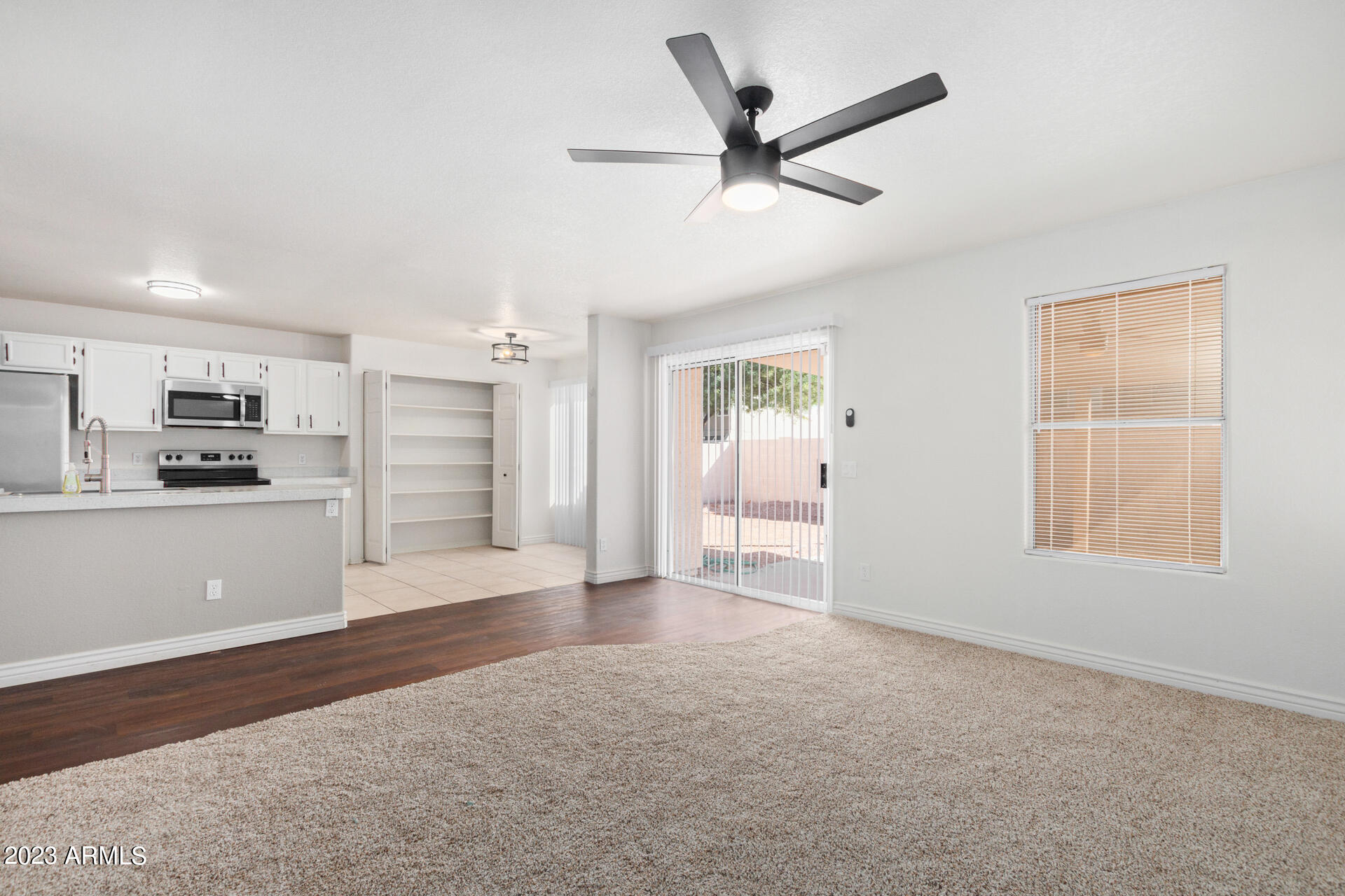 3117 E COTTONWOOD Lane