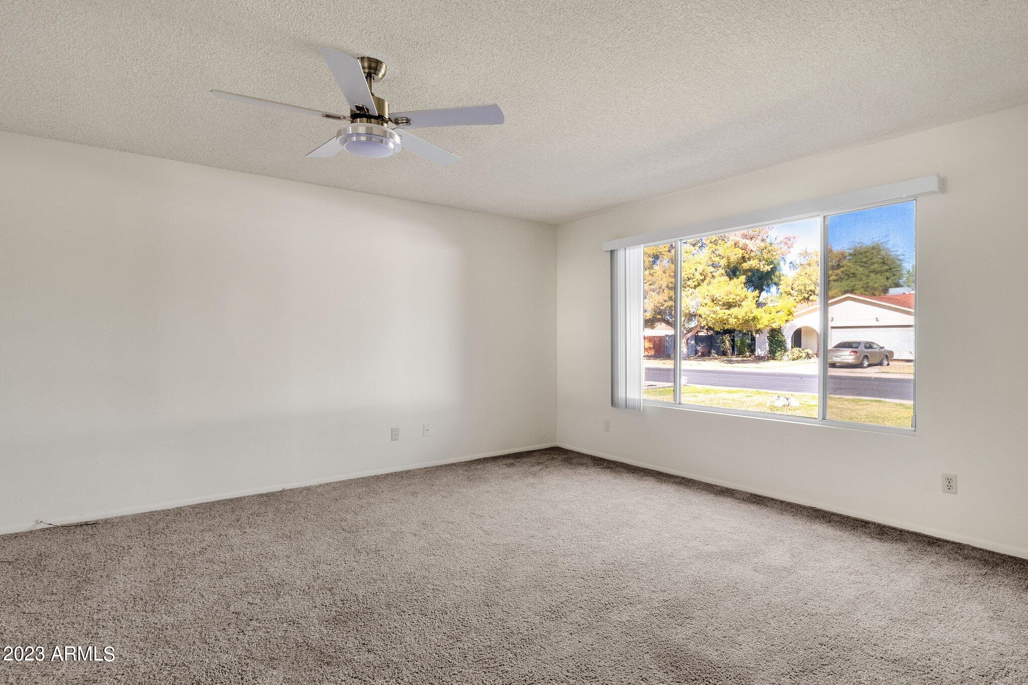 553 W MYRNA Lane