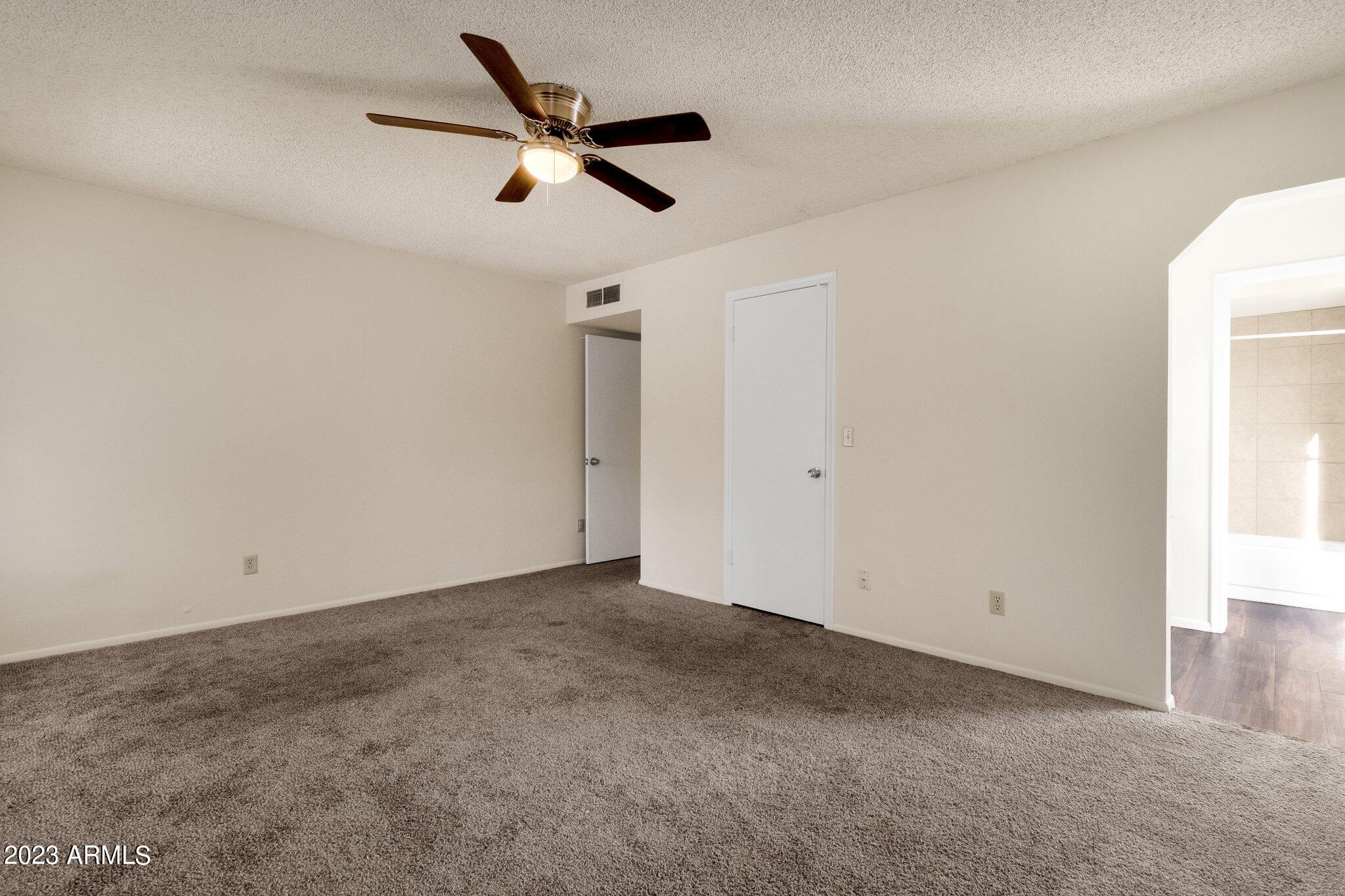 553 W MYRNA Lane