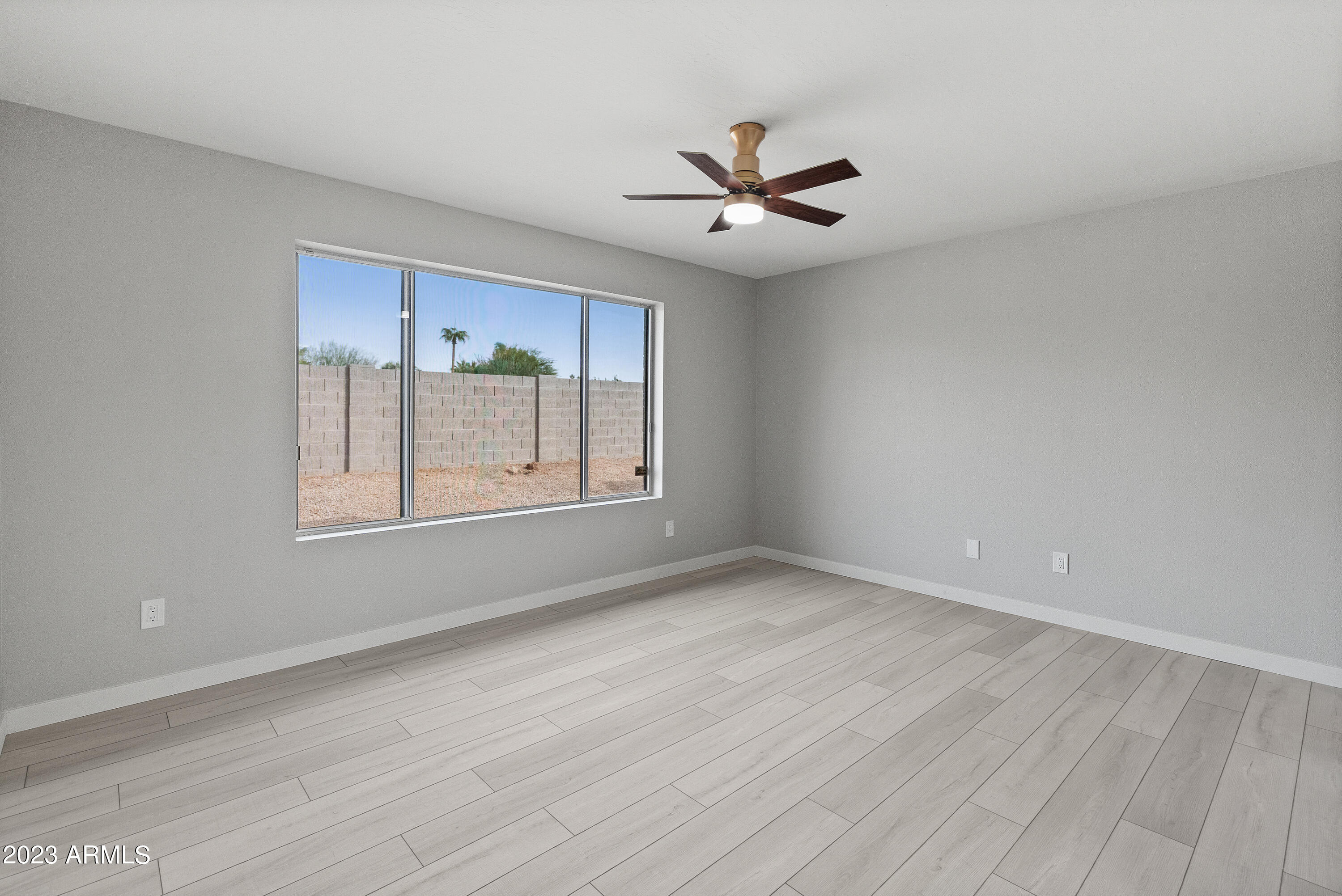 6221 E Gelding Drive