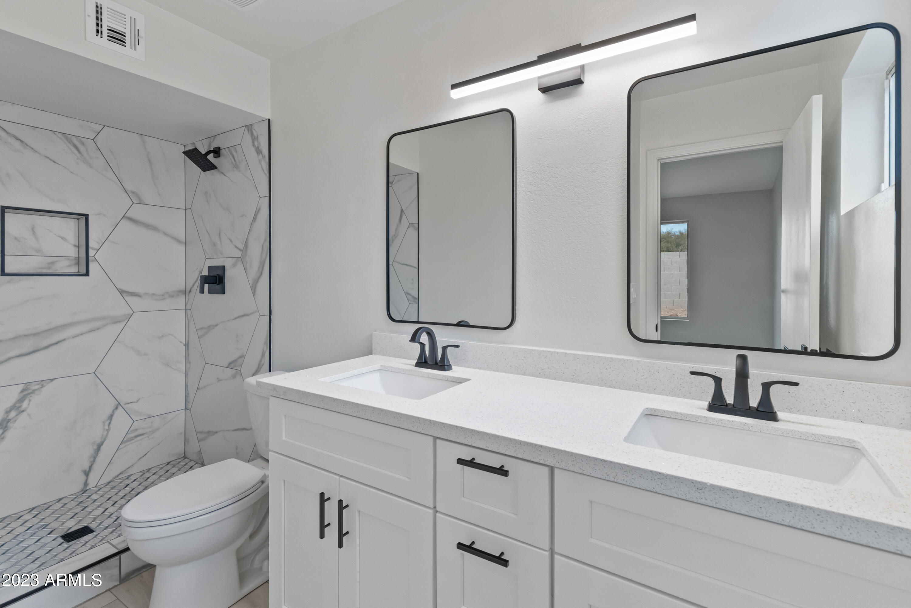 6221 E Gelding Drive