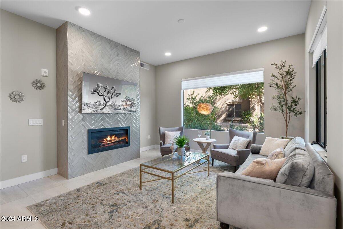 5250 E DEER VALLEY Drive, 160