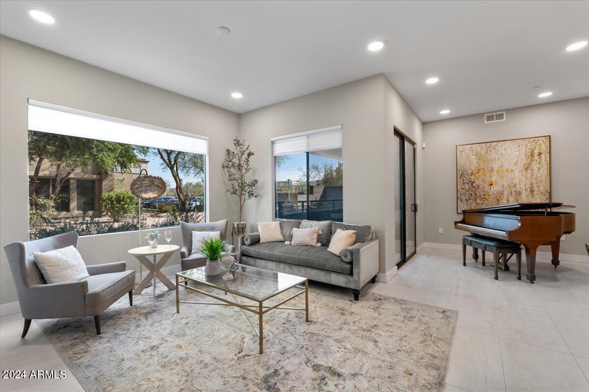 5250 E DEER VALLEY Drive, 160