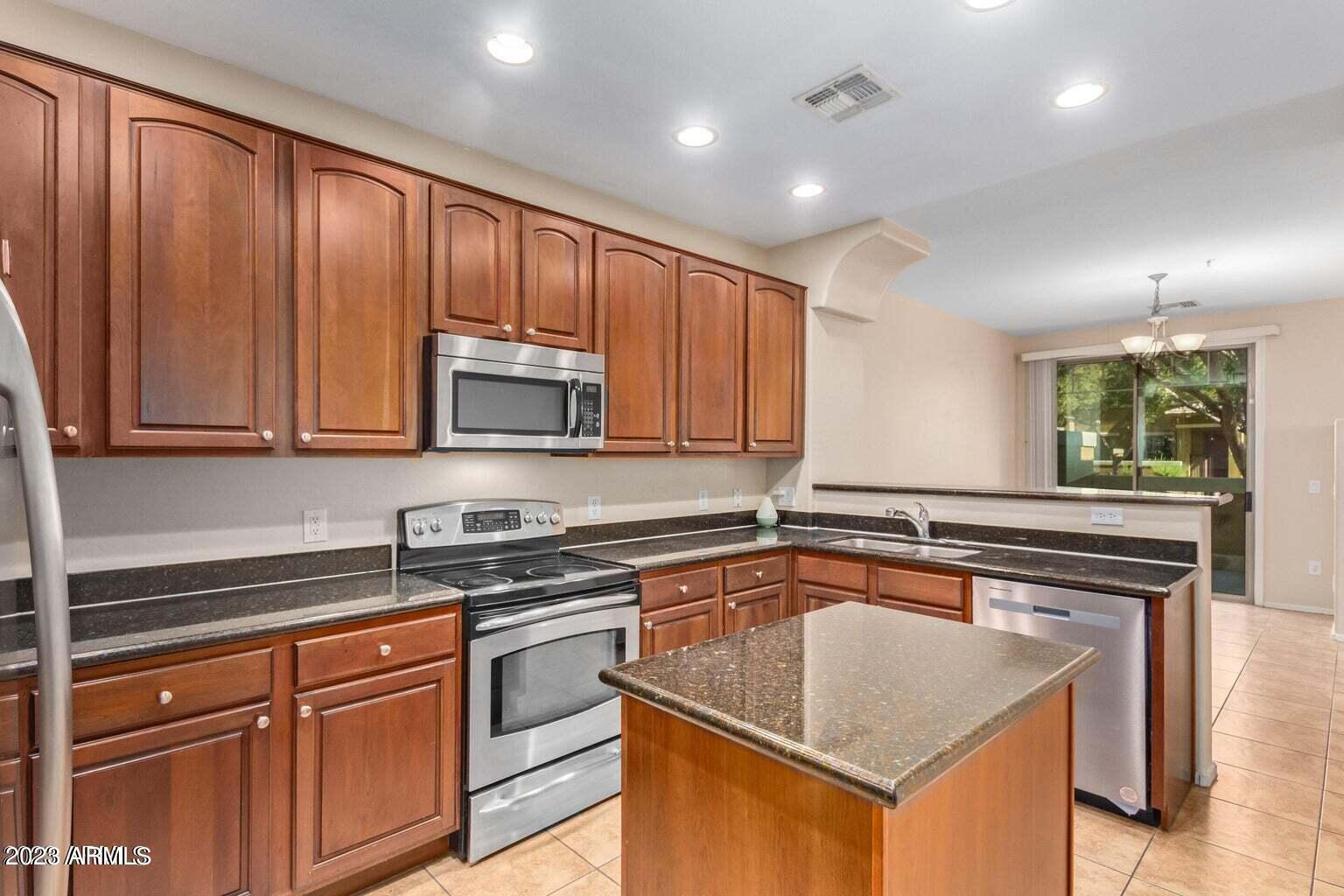 15240 N 142ND Avenue, 1097