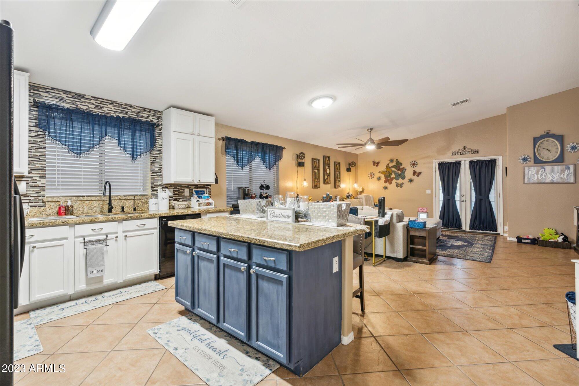 624 W RATTLESNAKE Place