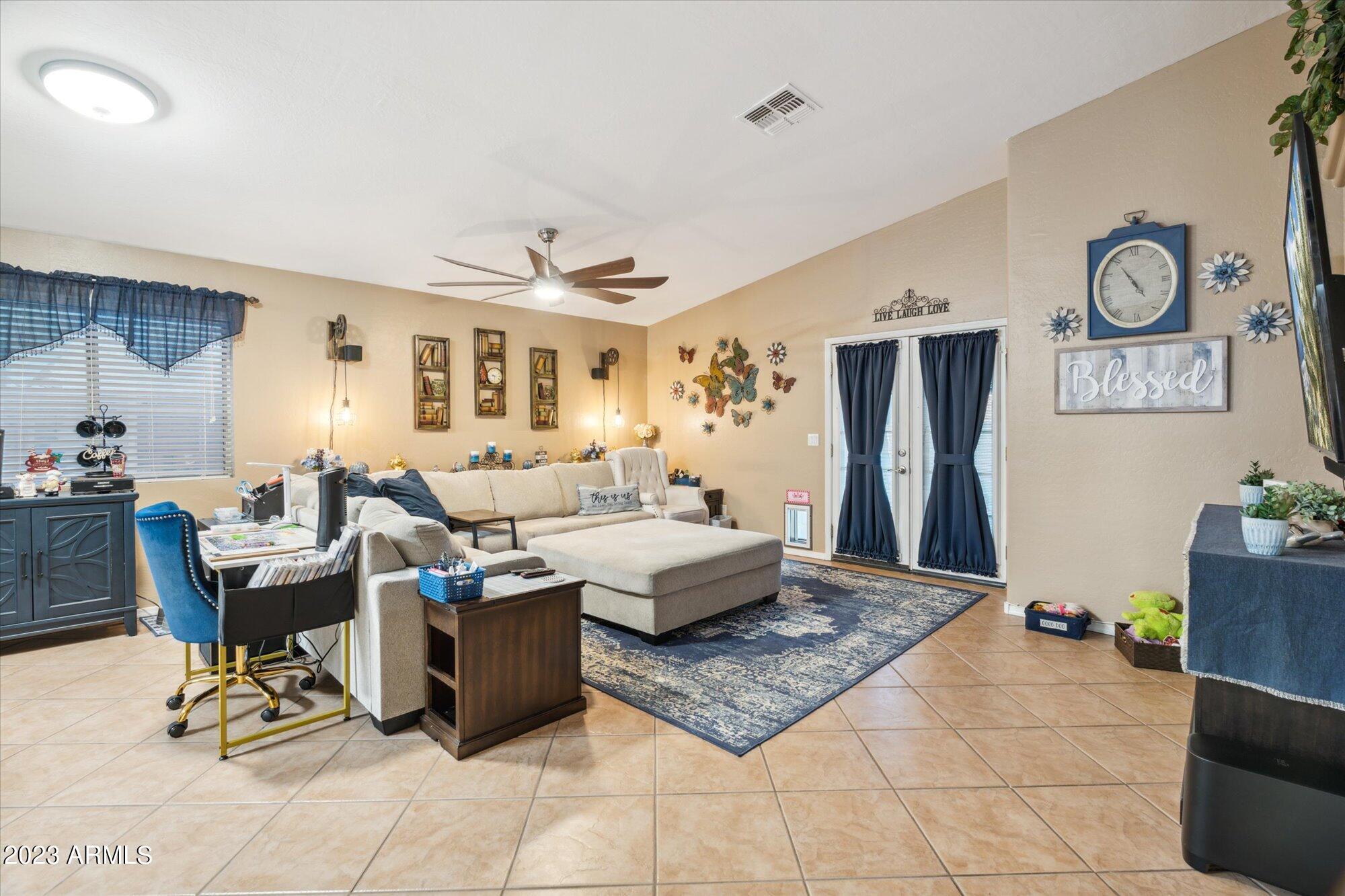 624 W RATTLESNAKE Place