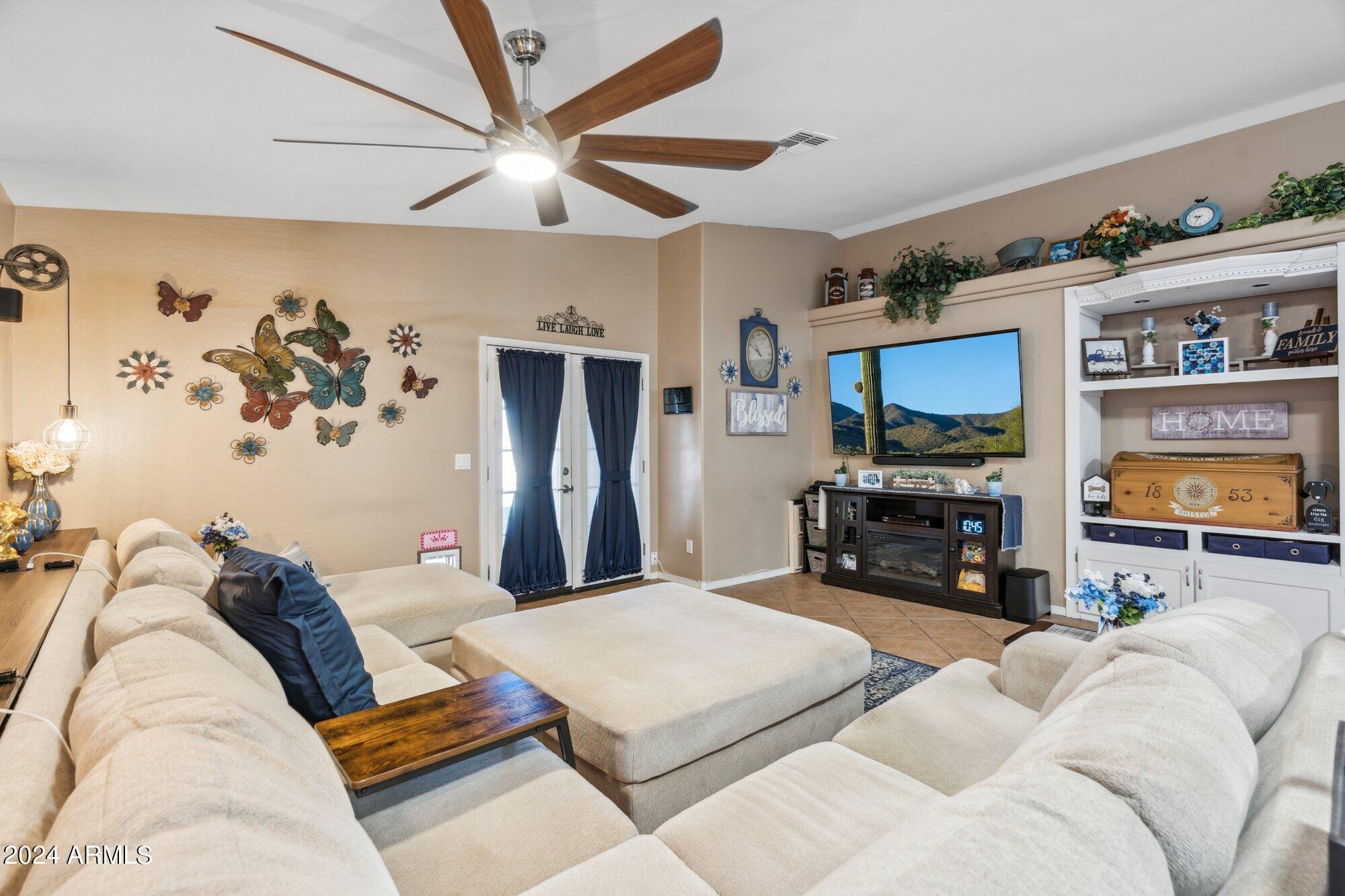 624 W RATTLESNAKE Place