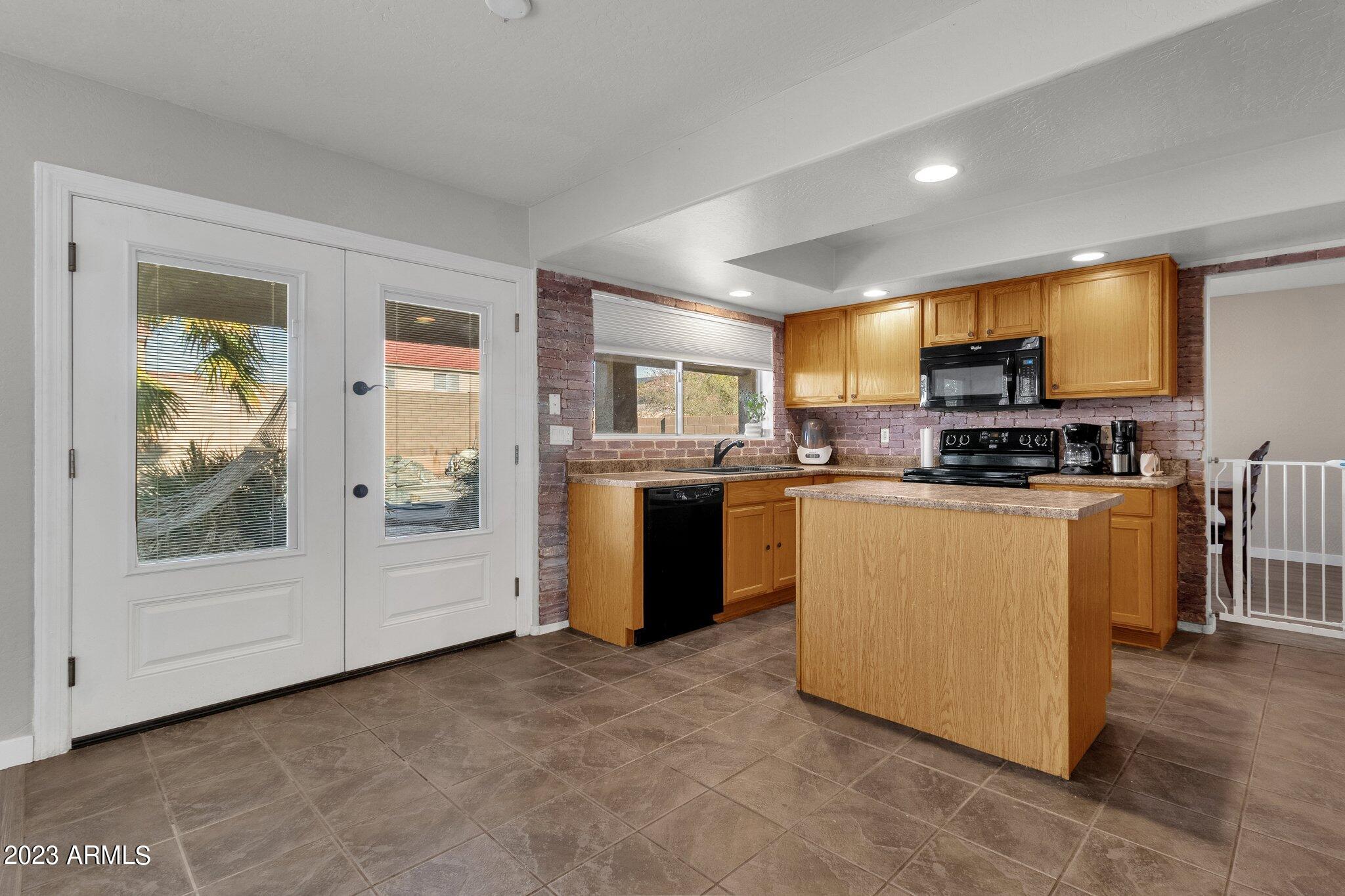 22184 W MORNING GLORY Street