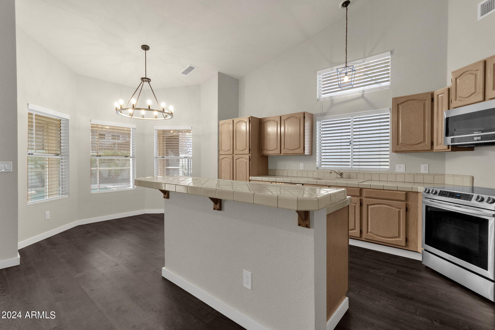 3703 W SHANNON Street