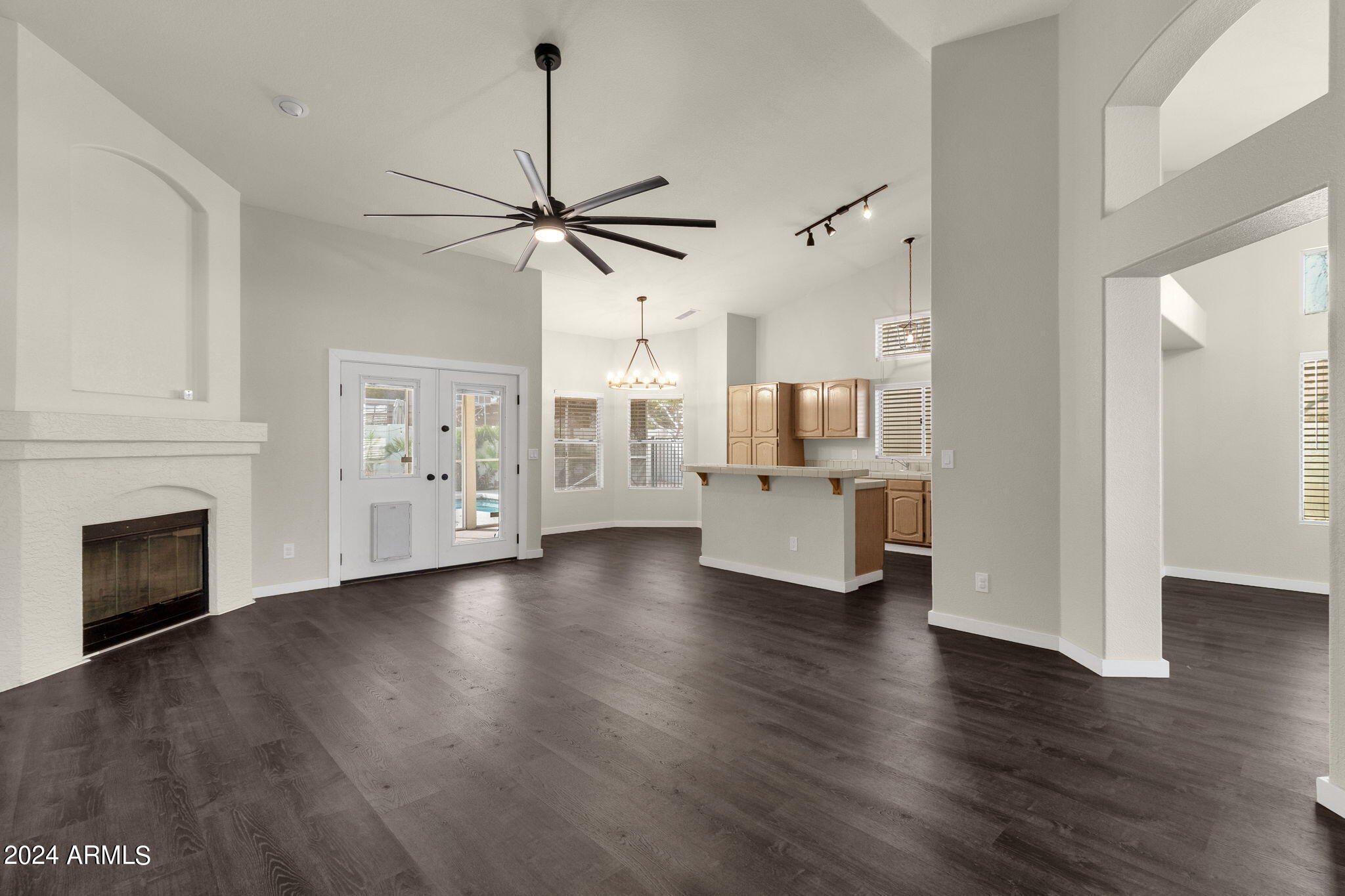 3703 W SHANNON Street