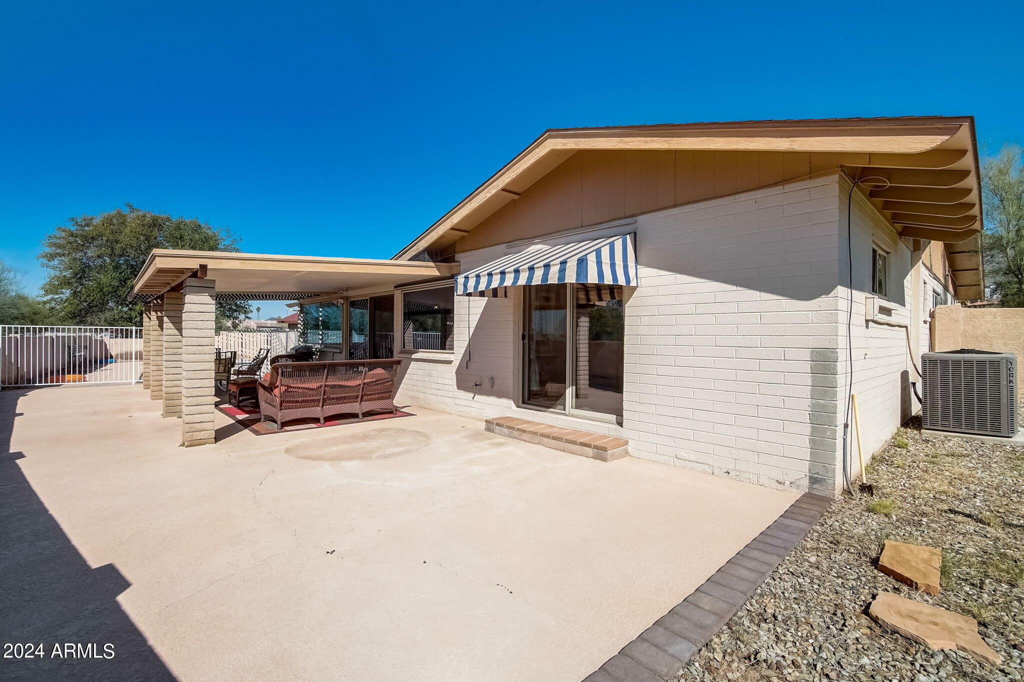 6802 N 22ND Place