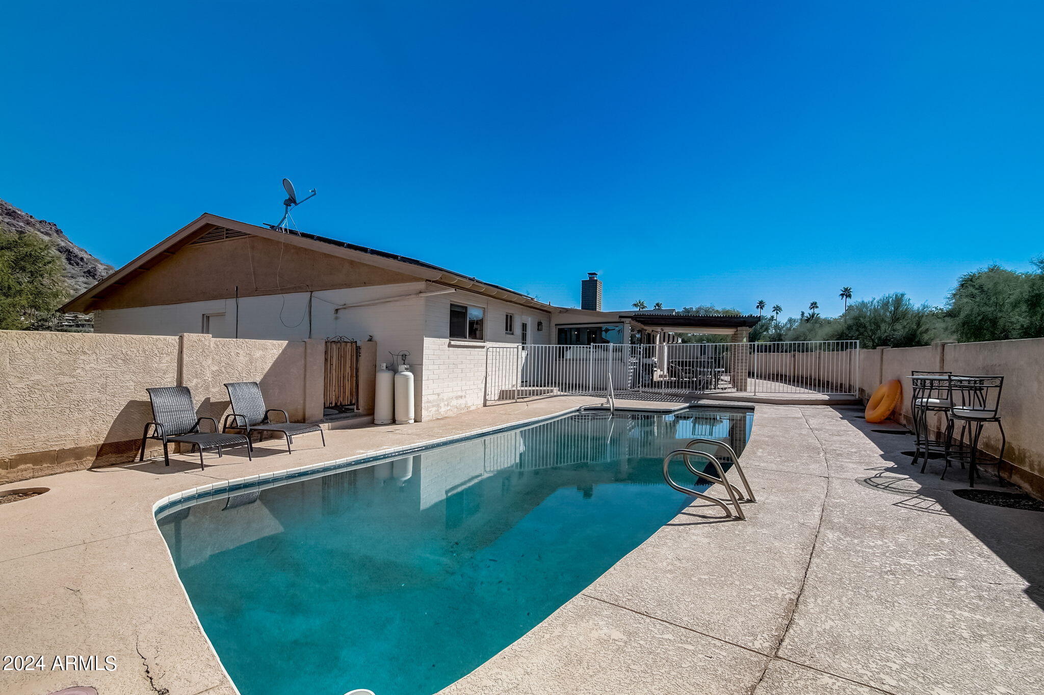 6802 N 22ND Place