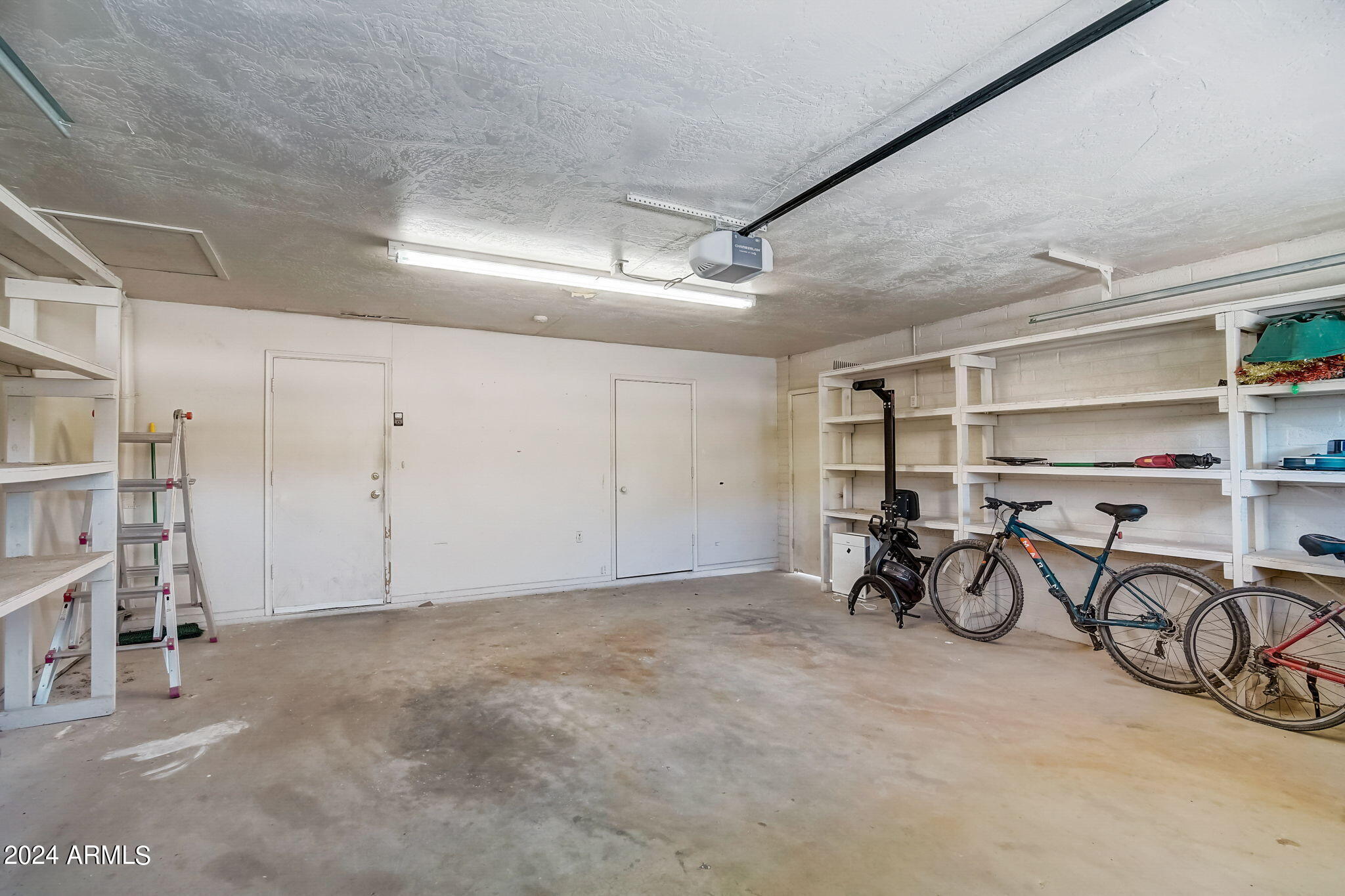 6802 N 22ND Place
