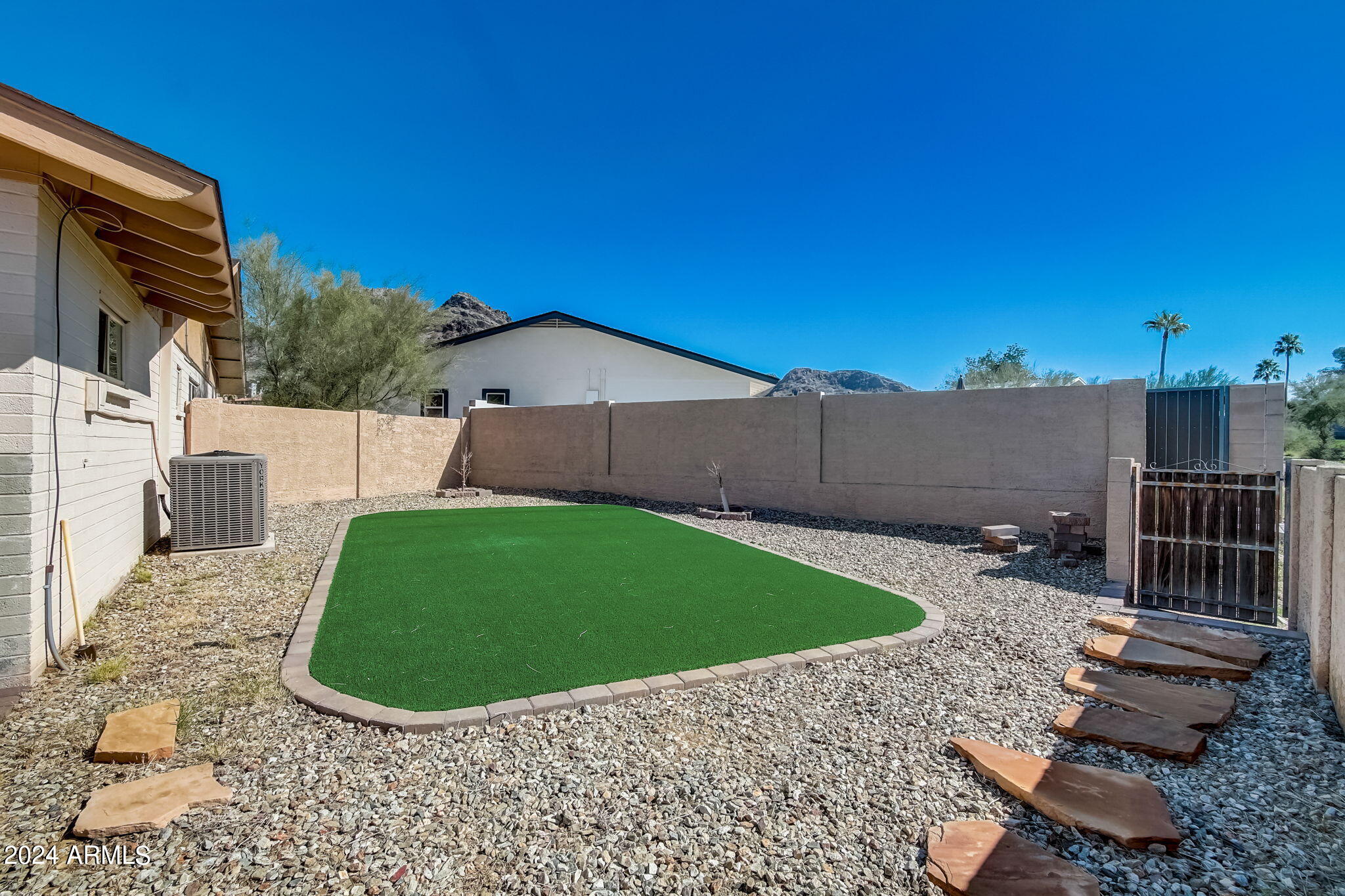 6802 N 22ND Place