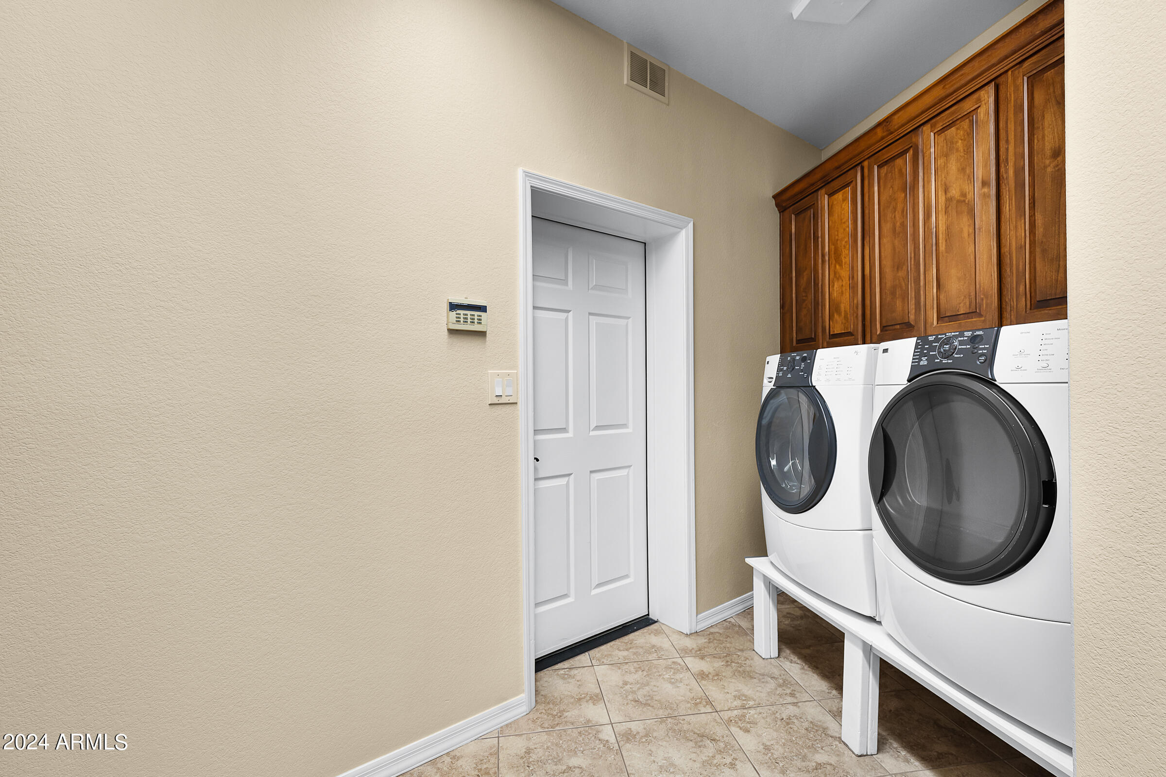 15951 E PONDEROSA Drive