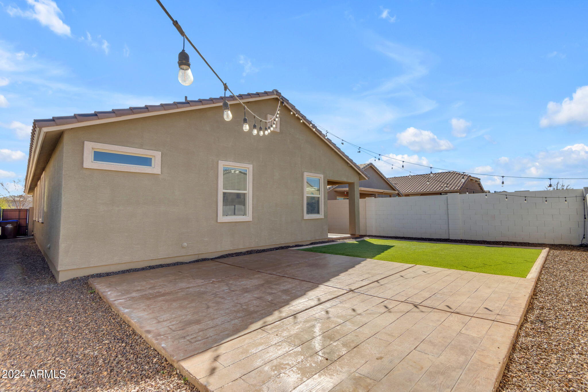 944 W CAPULIN Trail