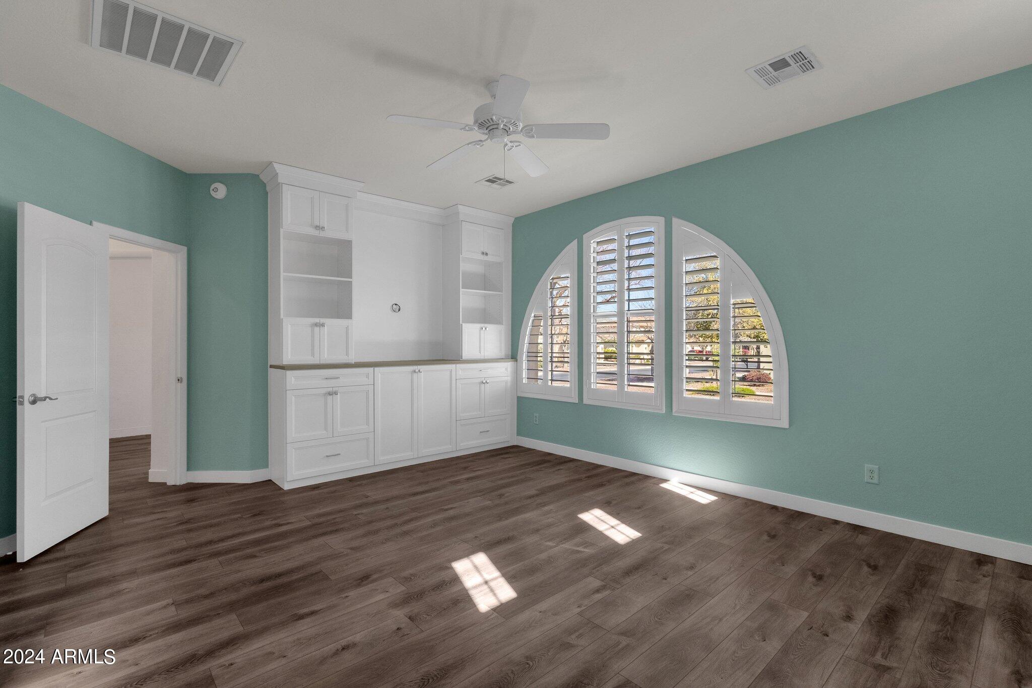 4078 N FOUNDER Circle