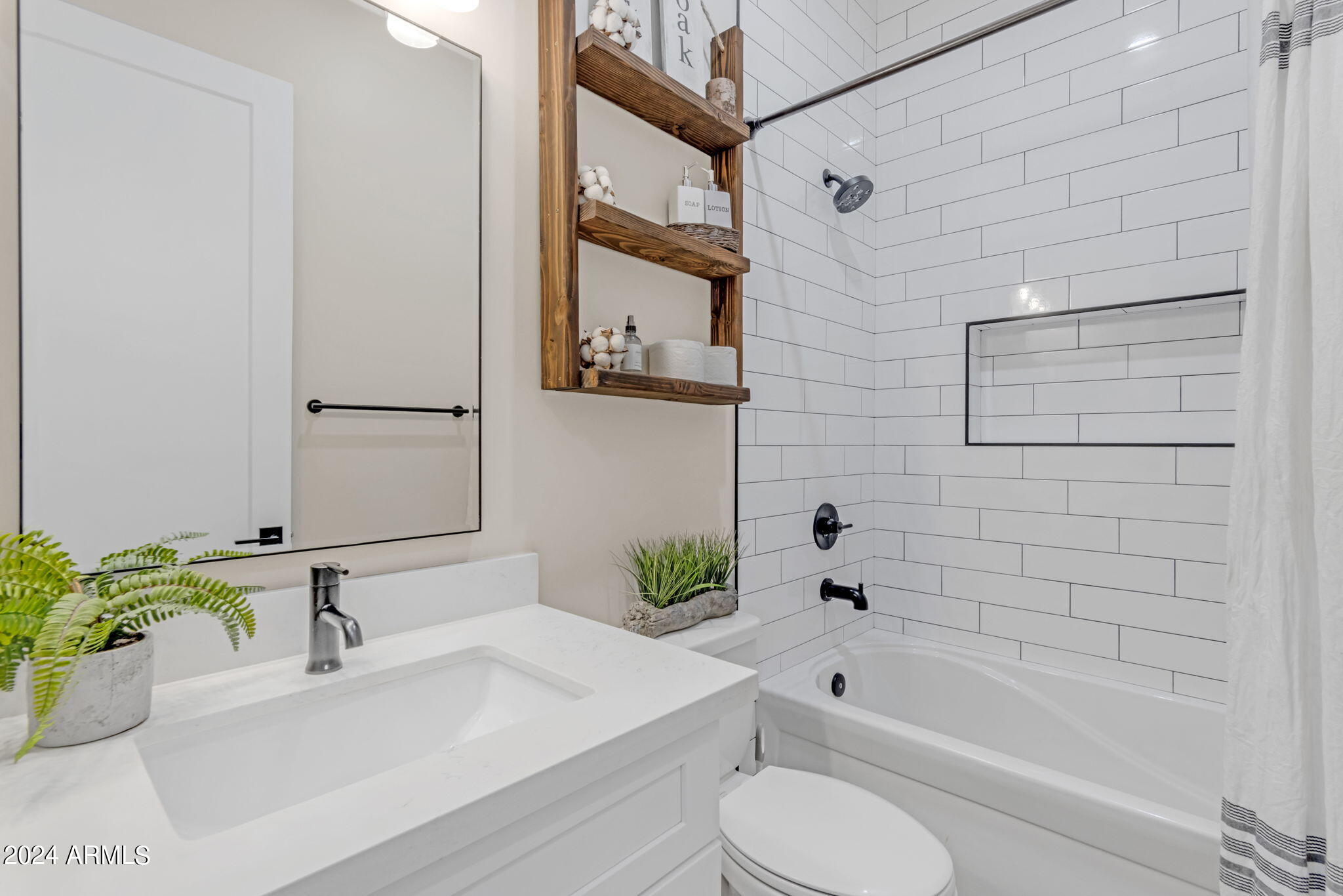 35449 N FIELDVIEW Drive