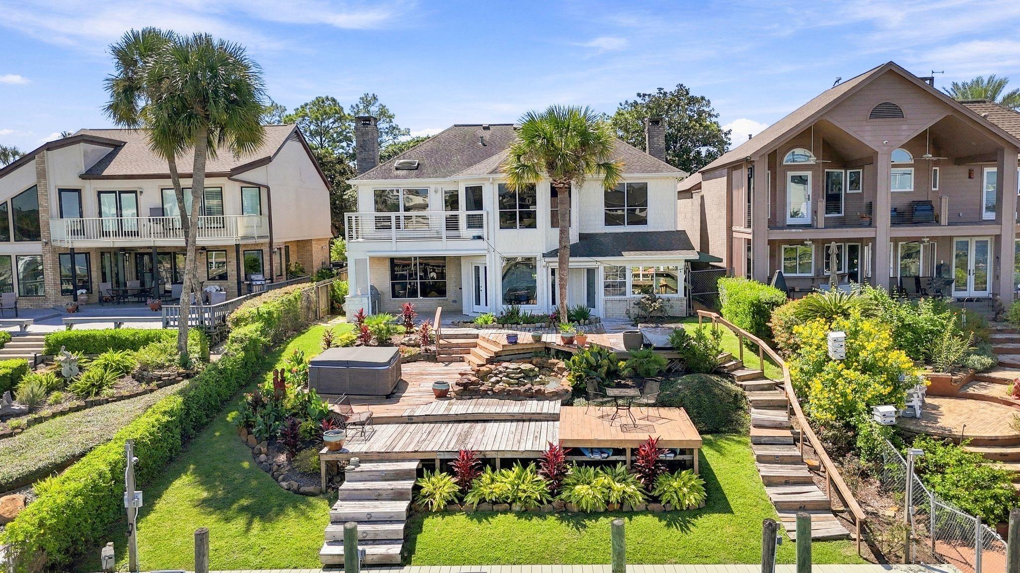 932 Plantation Street