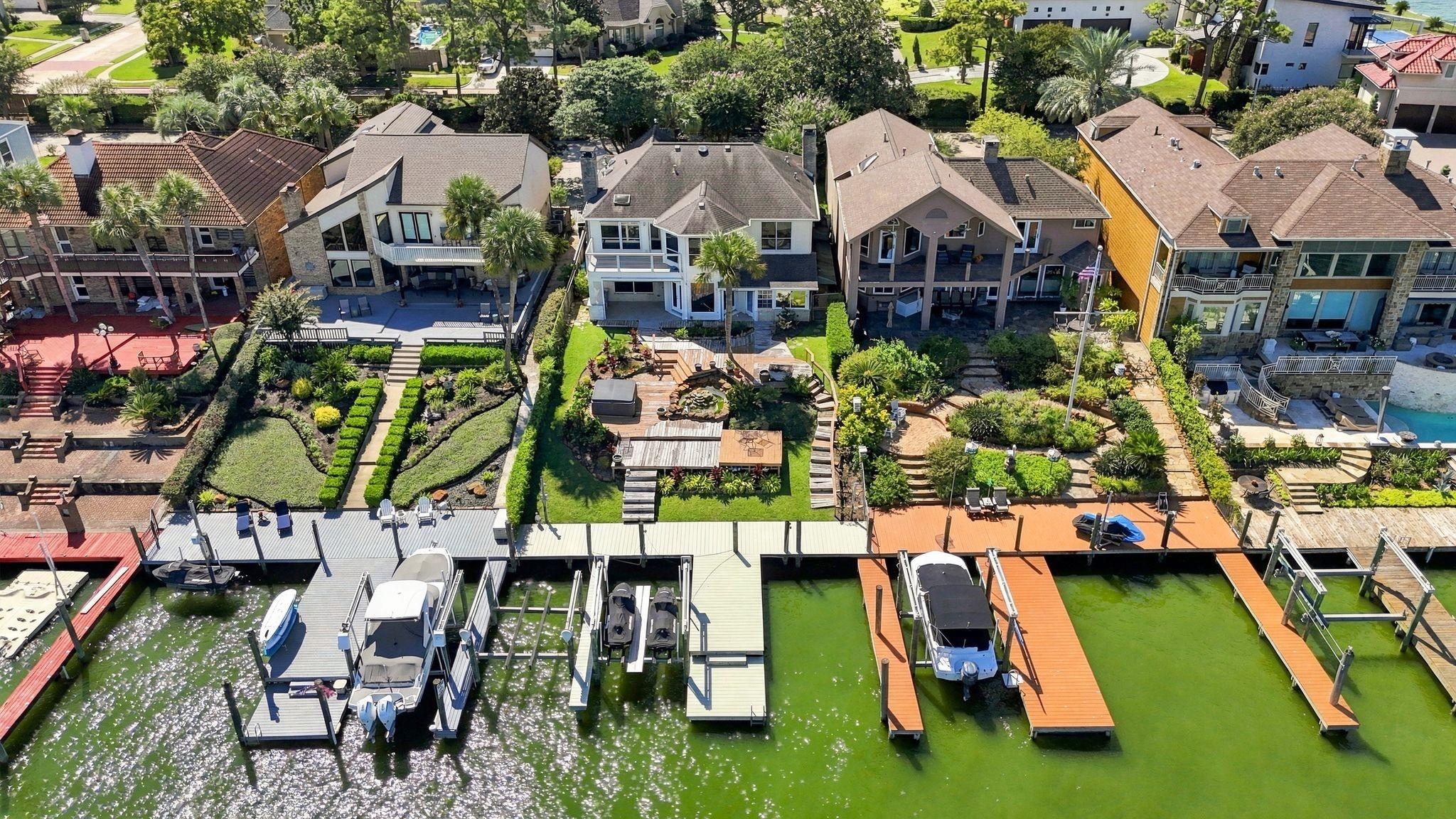932 Plantation Street