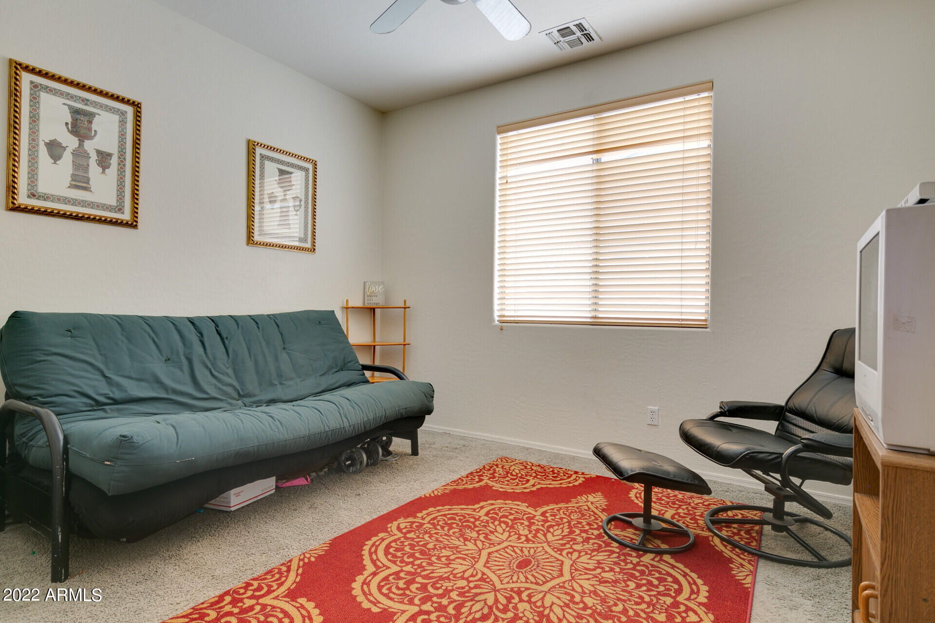 2403 N RAVEN Circle