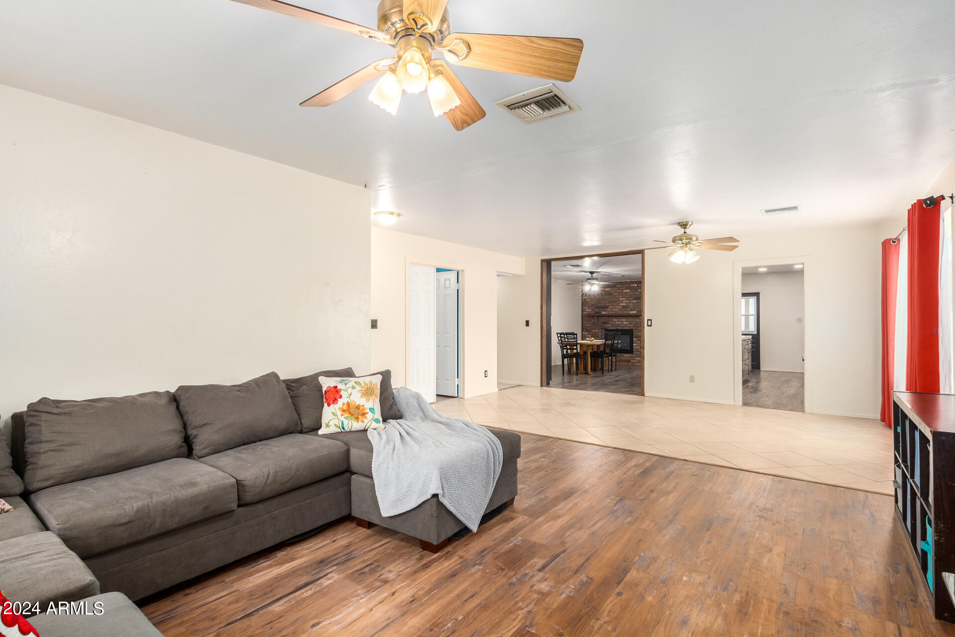 2116 W SILVERGATE Drive