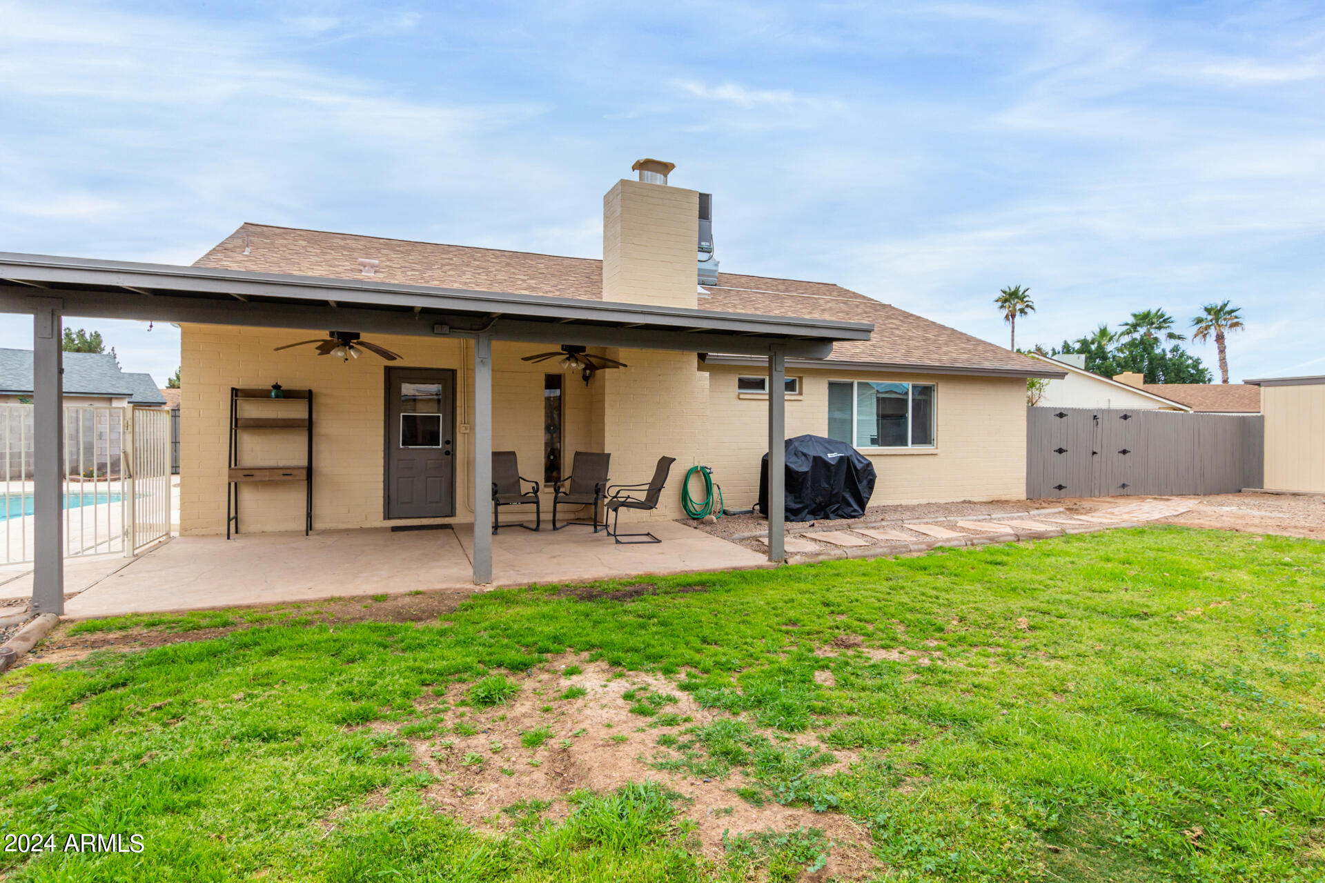 2116 W SILVERGATE Drive