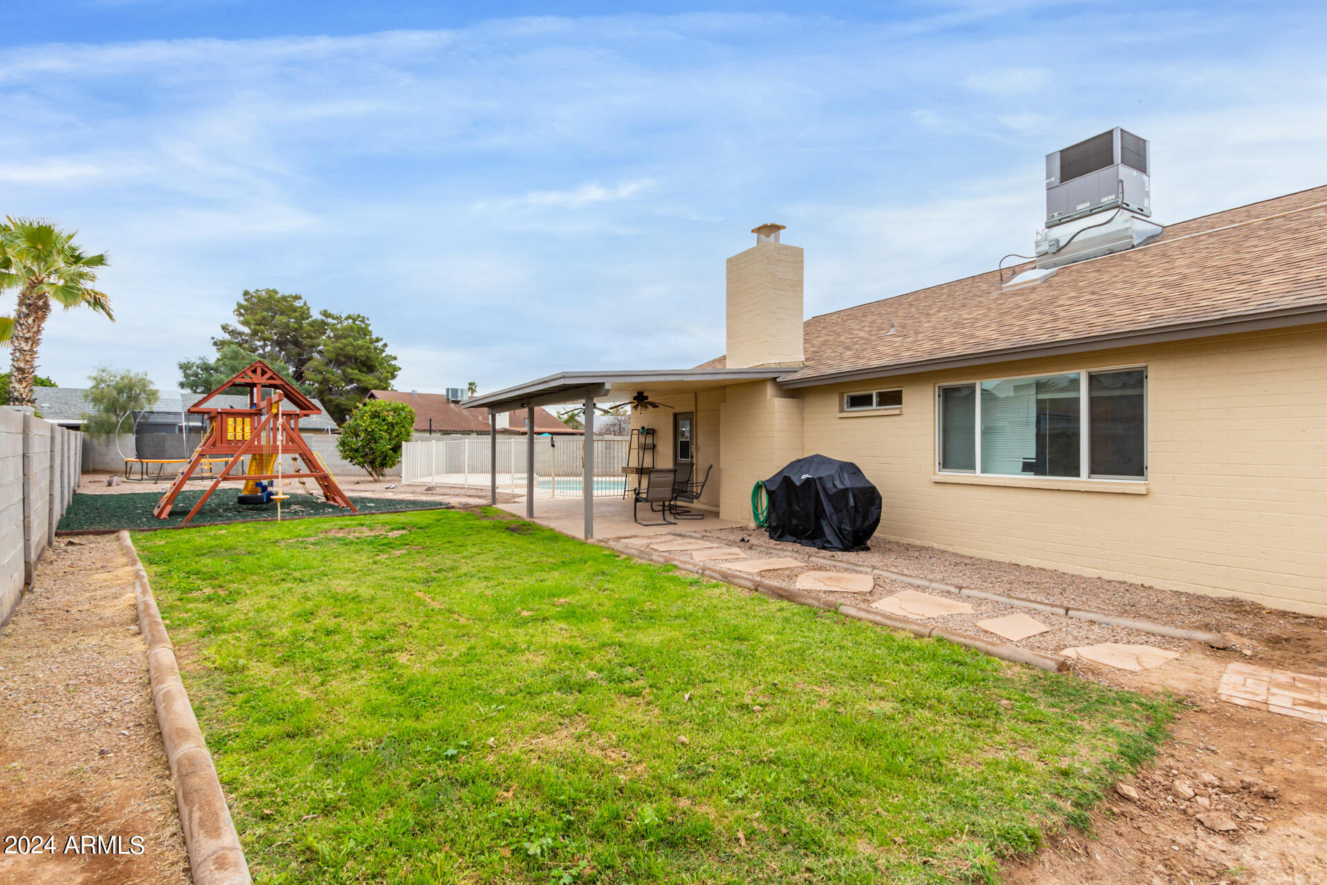 2116 W SILVERGATE Drive