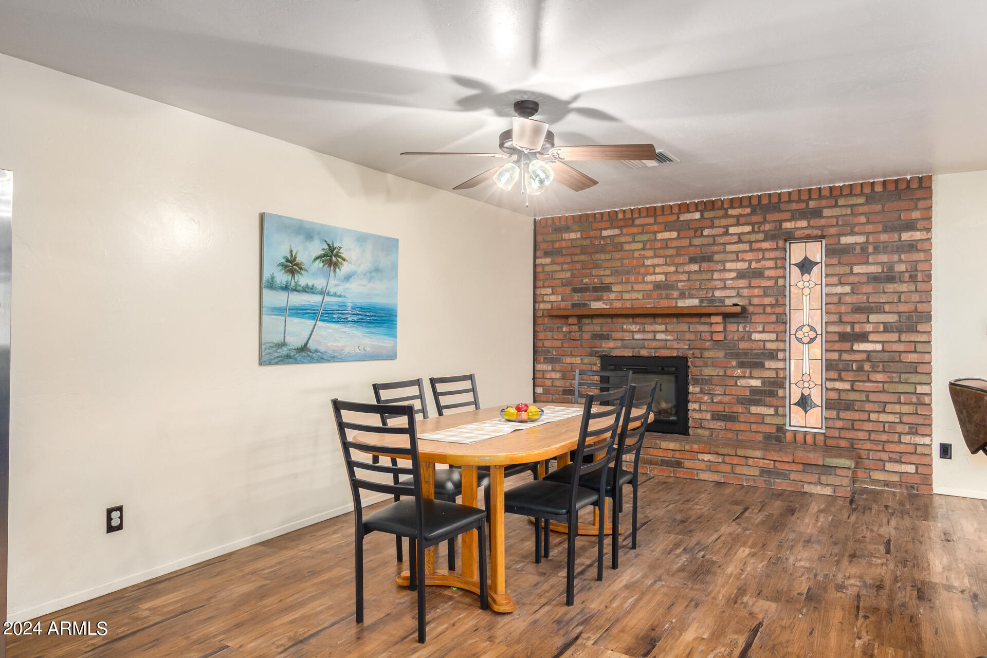 2116 W SILVERGATE Drive