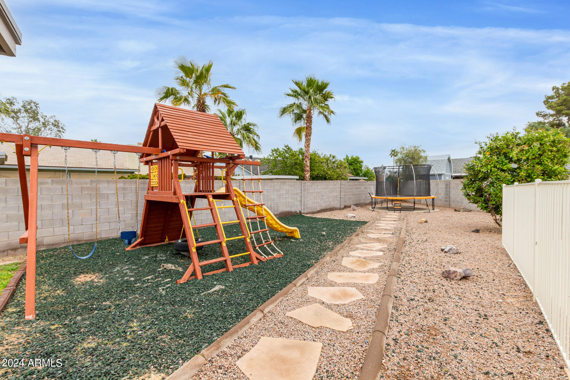 2116 W SILVERGATE Drive