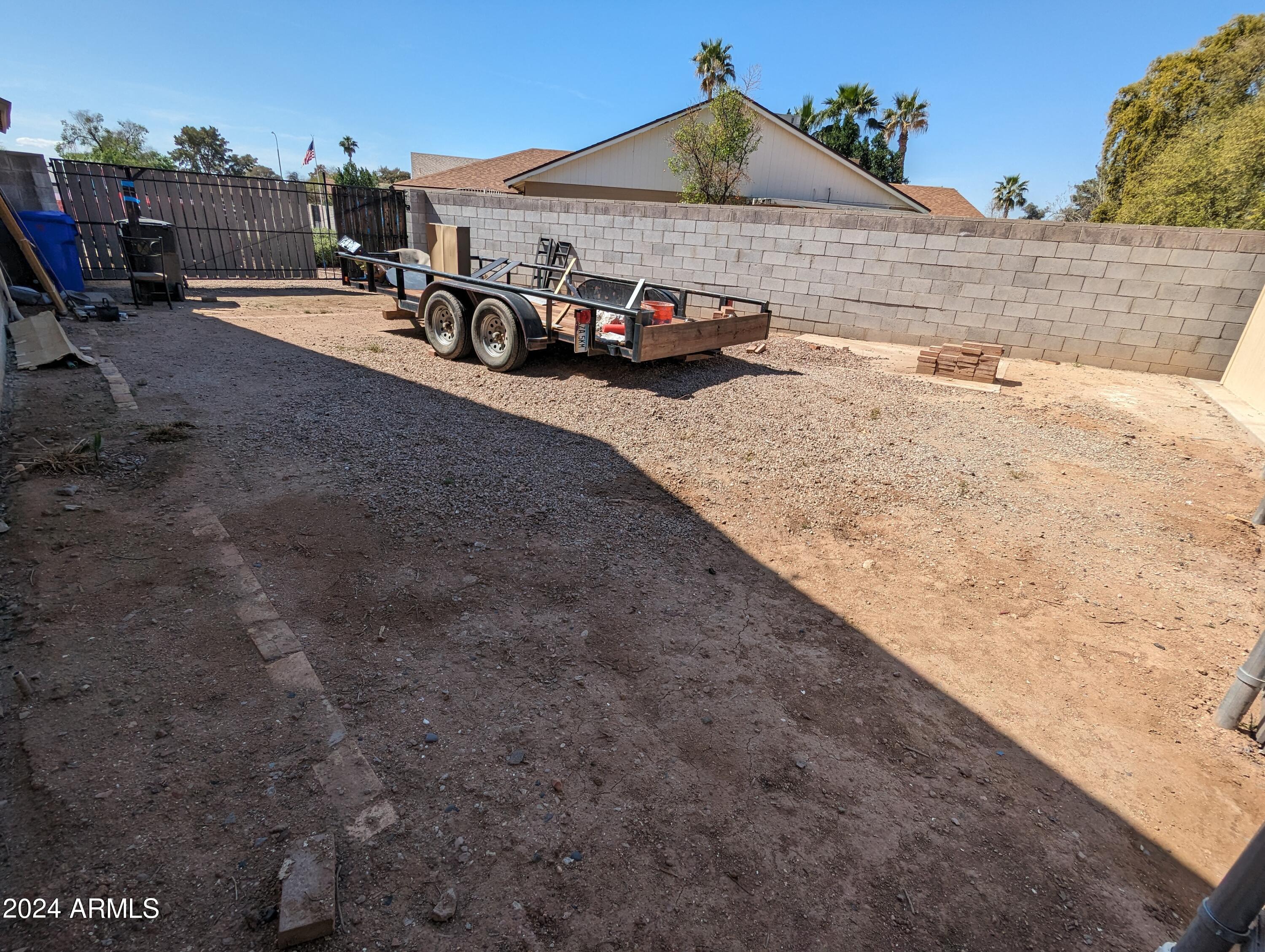 2116 W SILVERGATE Drive