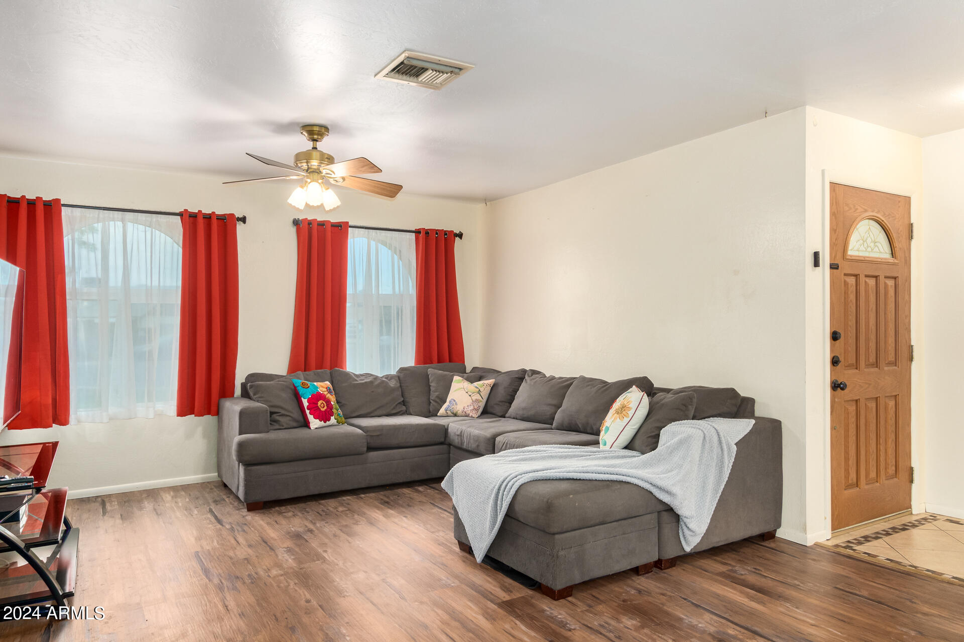 2116 W SILVERGATE Drive