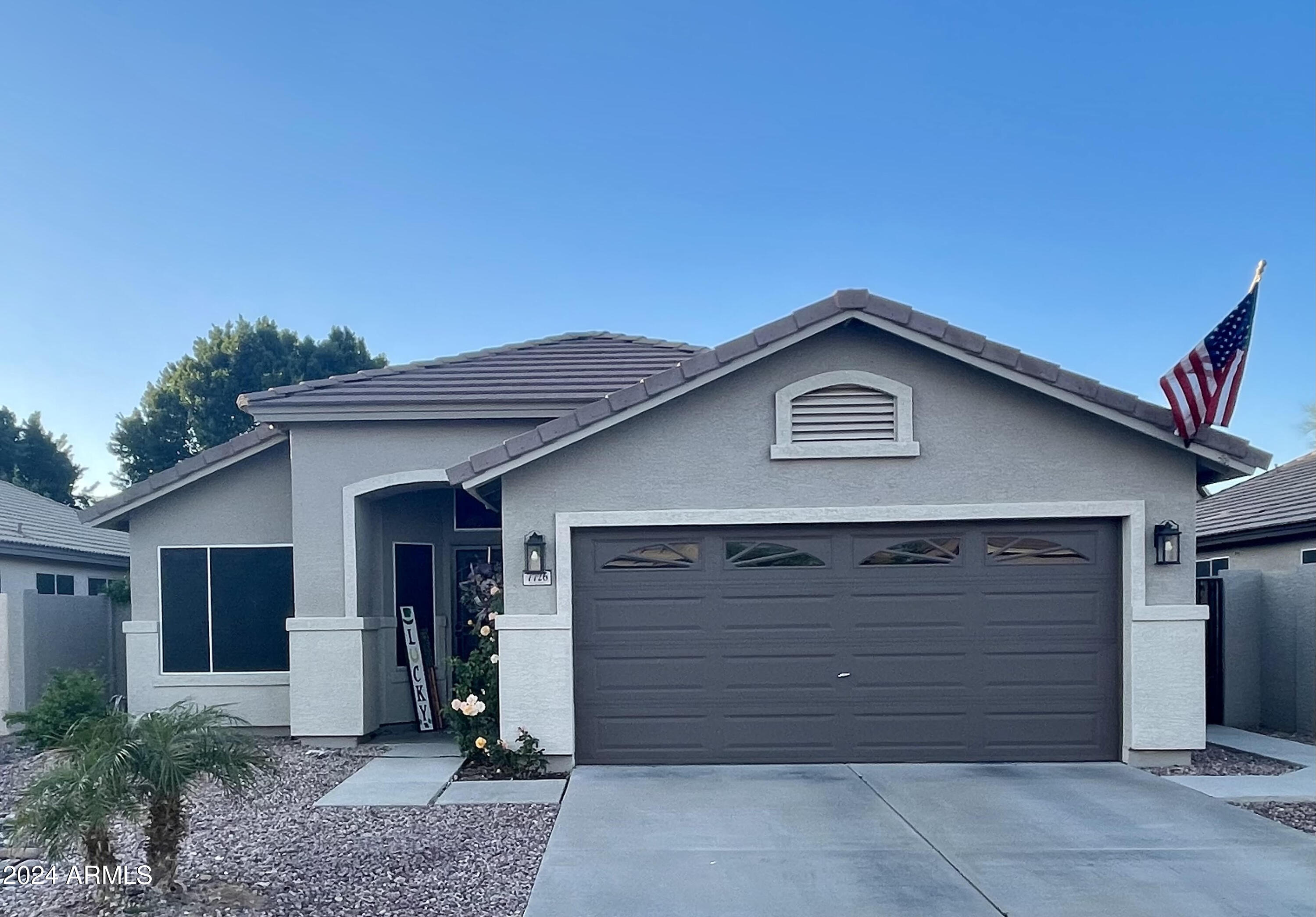 7726 W FOOTHILL Drive