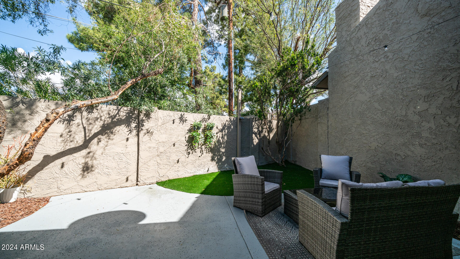 626 E MANZANITA Place