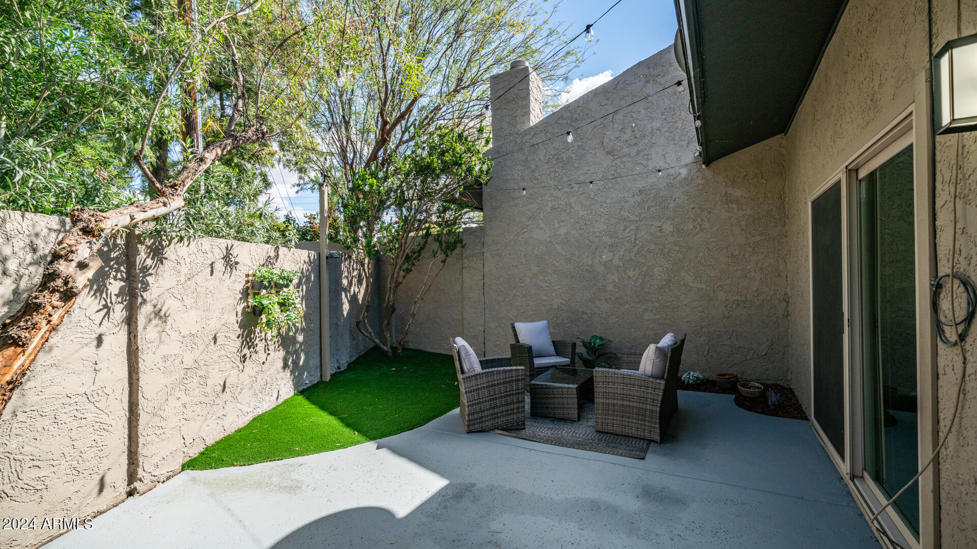 626 E MANZANITA Place