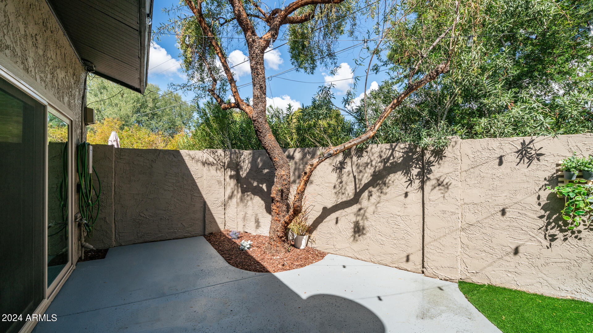 626 E MANZANITA Place