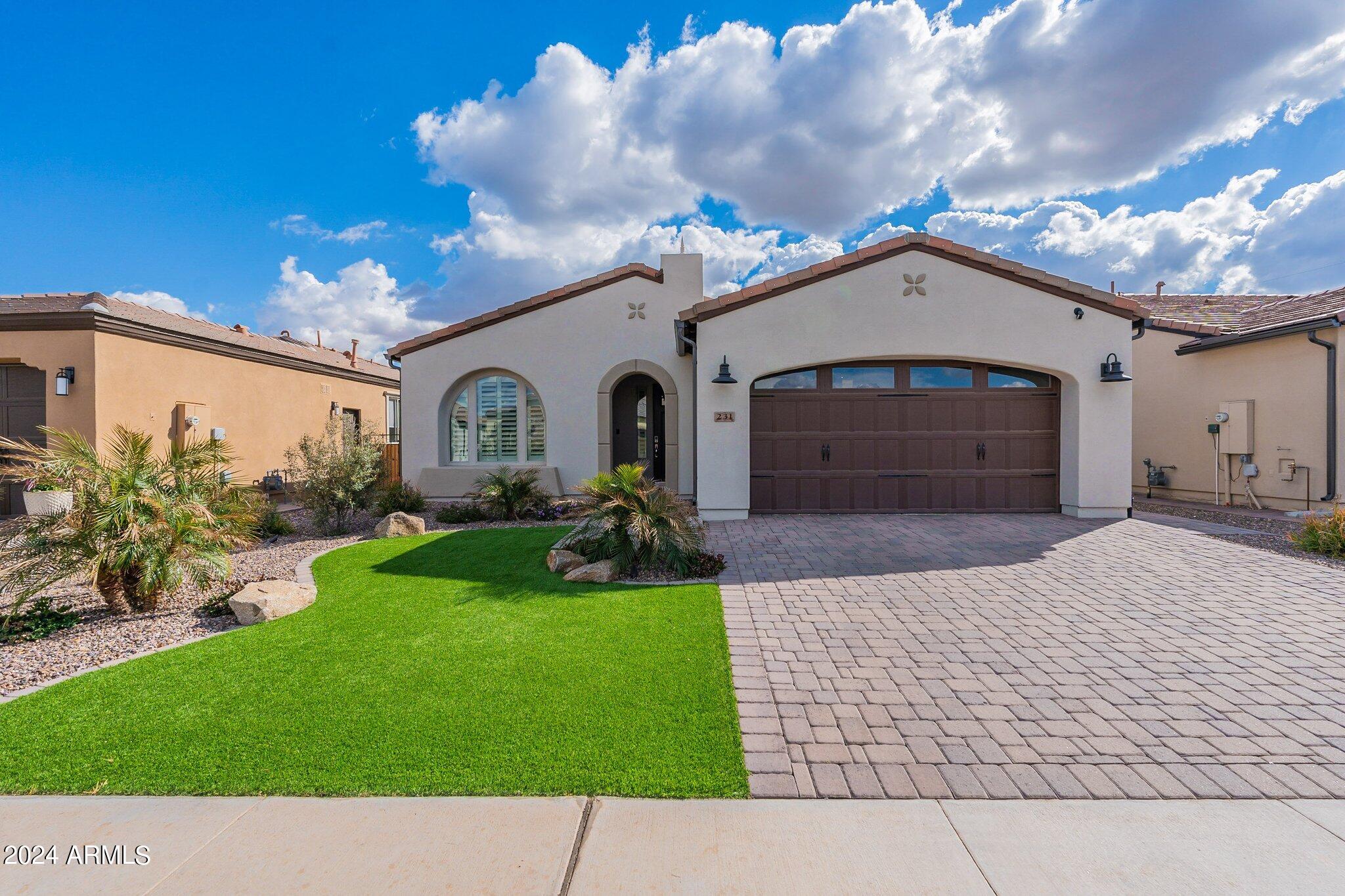 231 E VETERANS Way