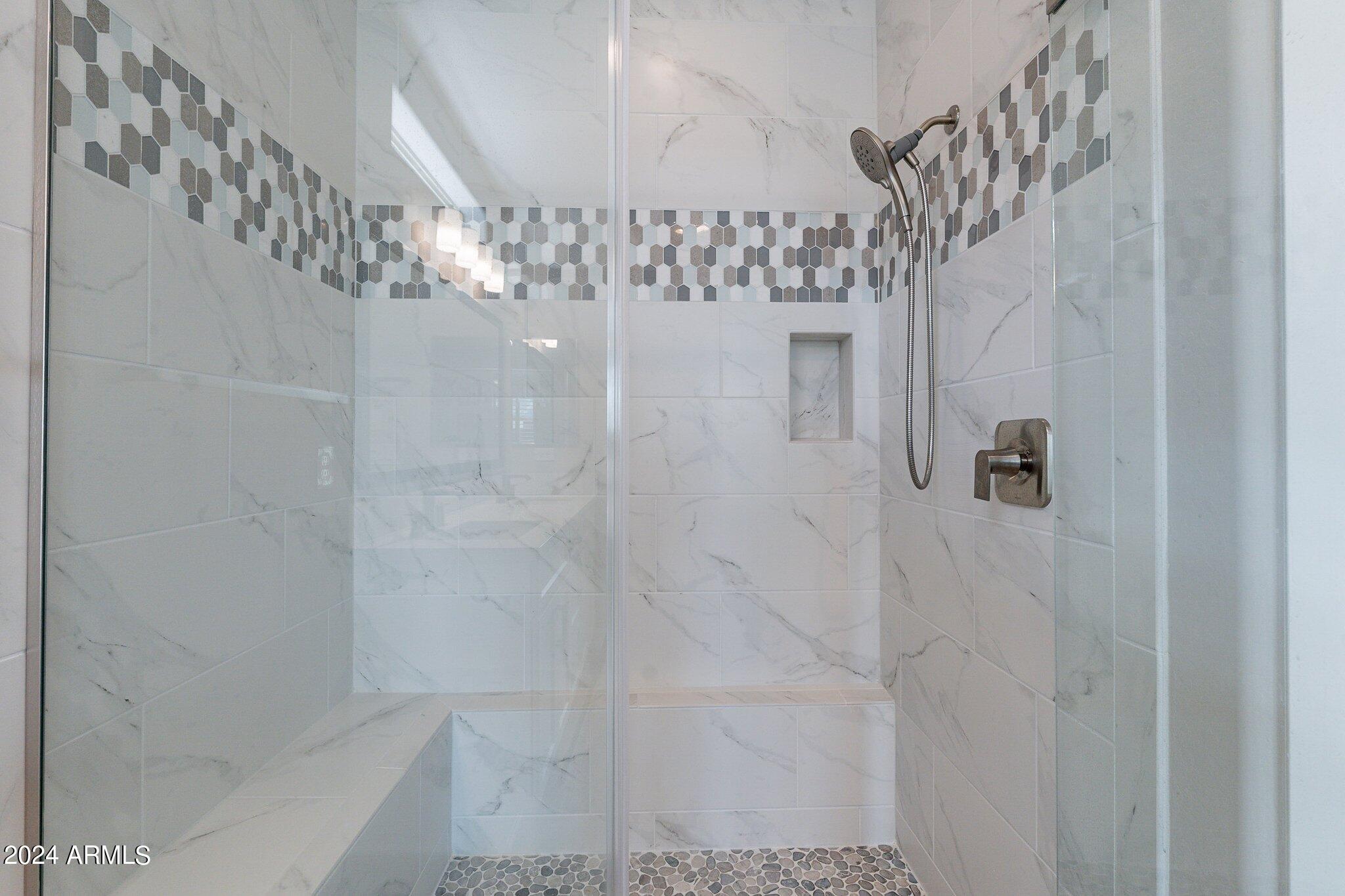 231 E VETERANS Way