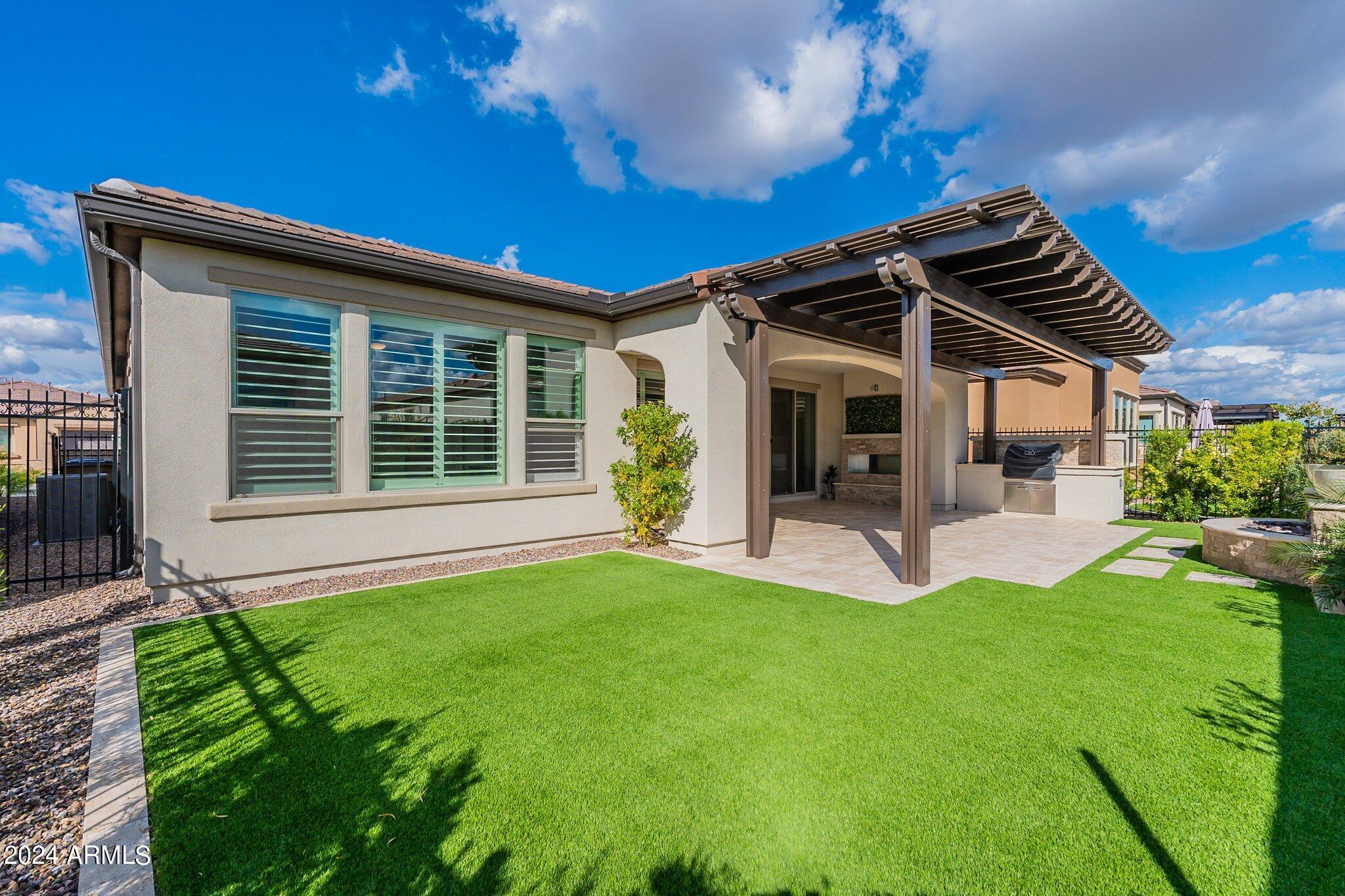 231 E VETERANS Way