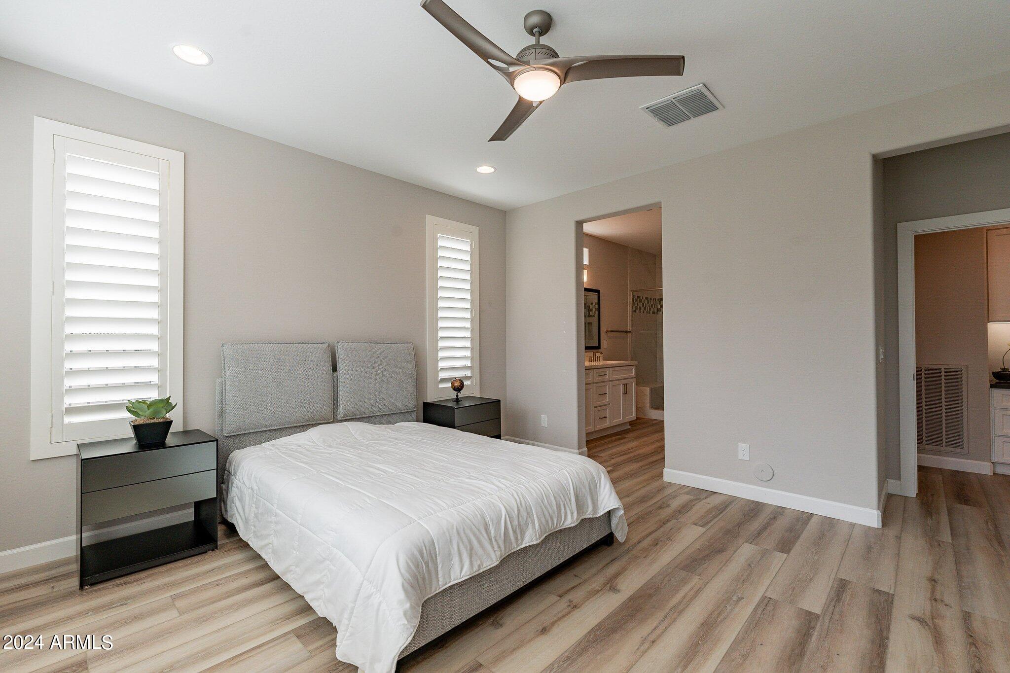231 E VETERANS Way