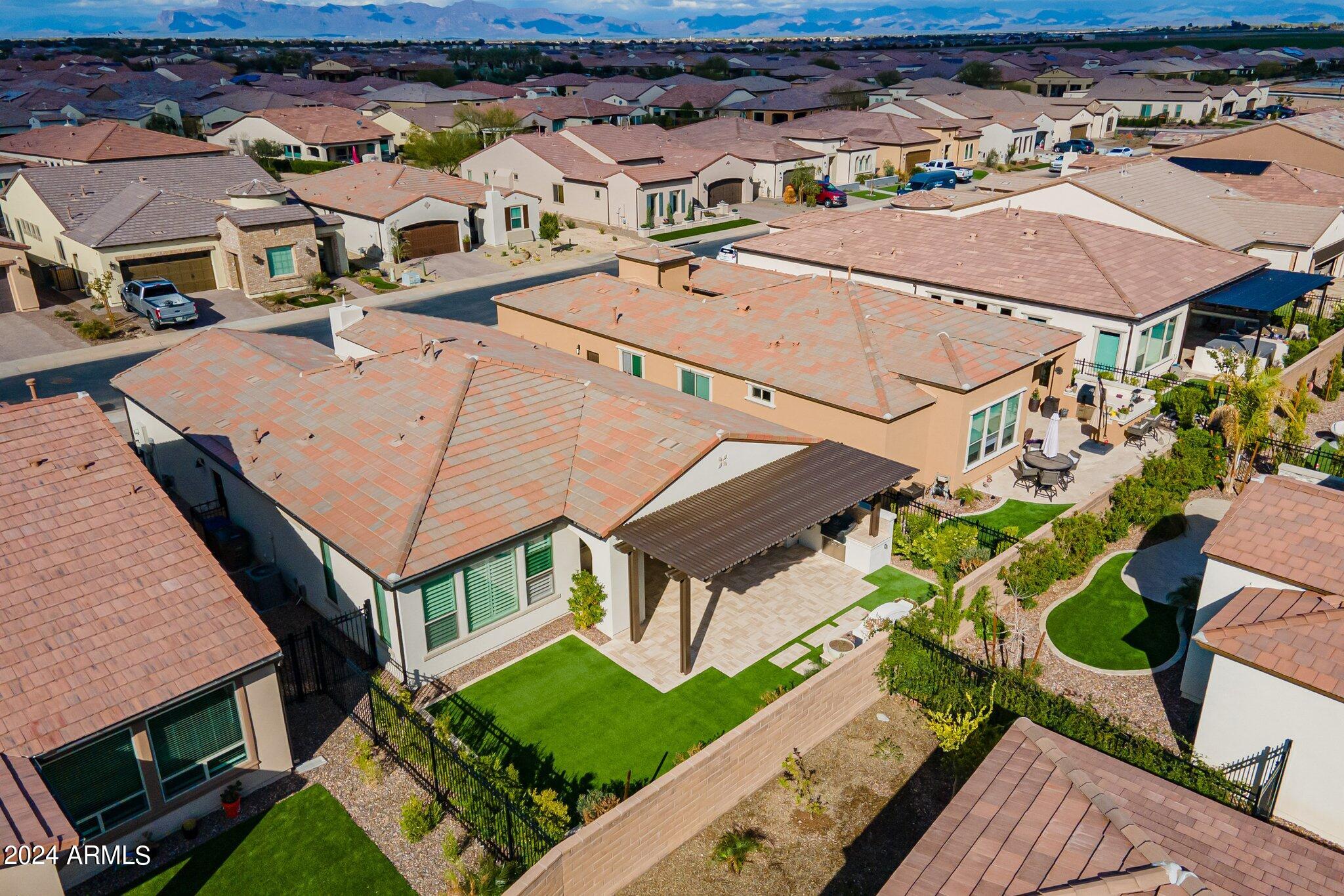 231 E VETERANS Way