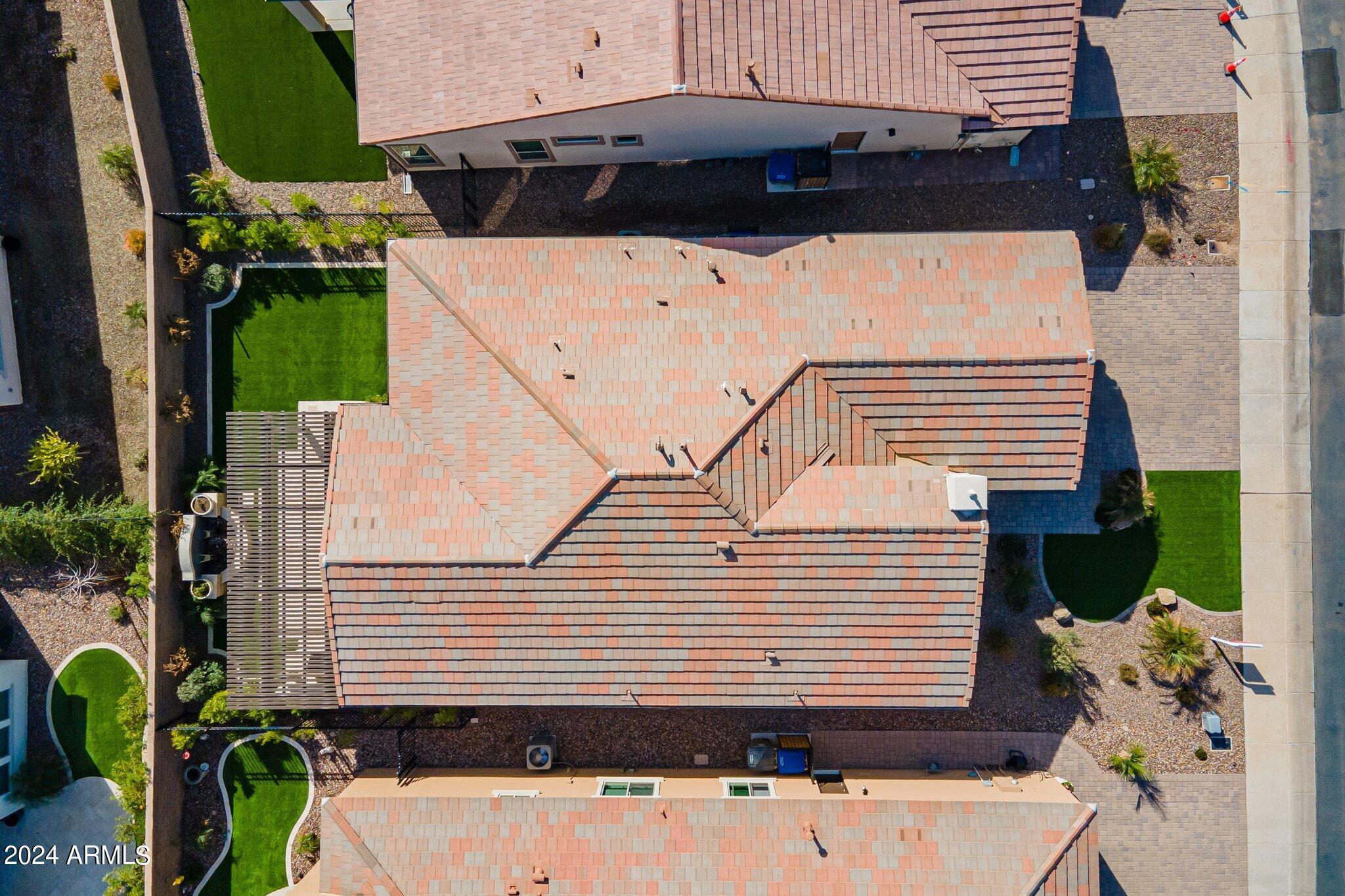 231 E VETERANS Way