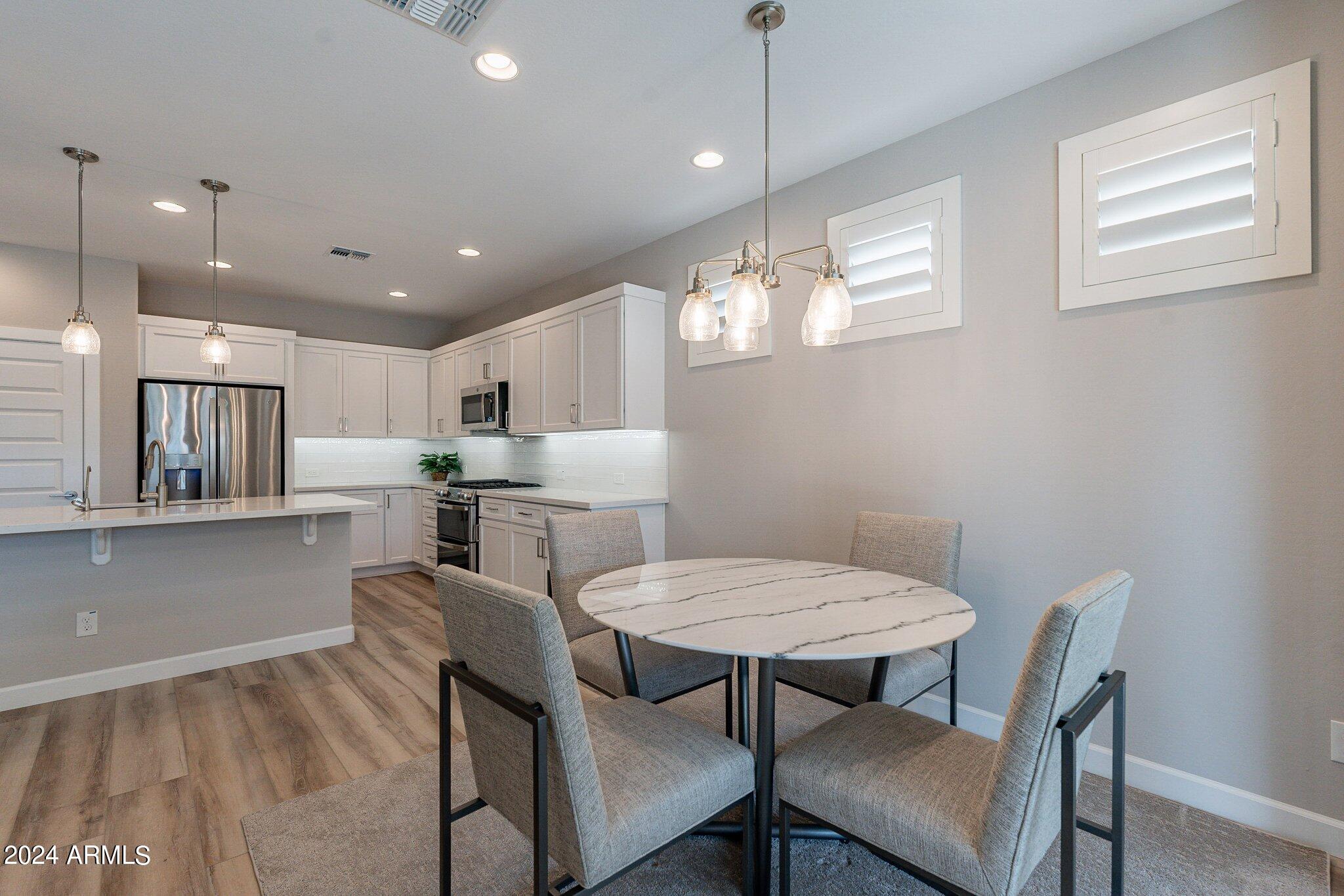 231 E VETERANS Way