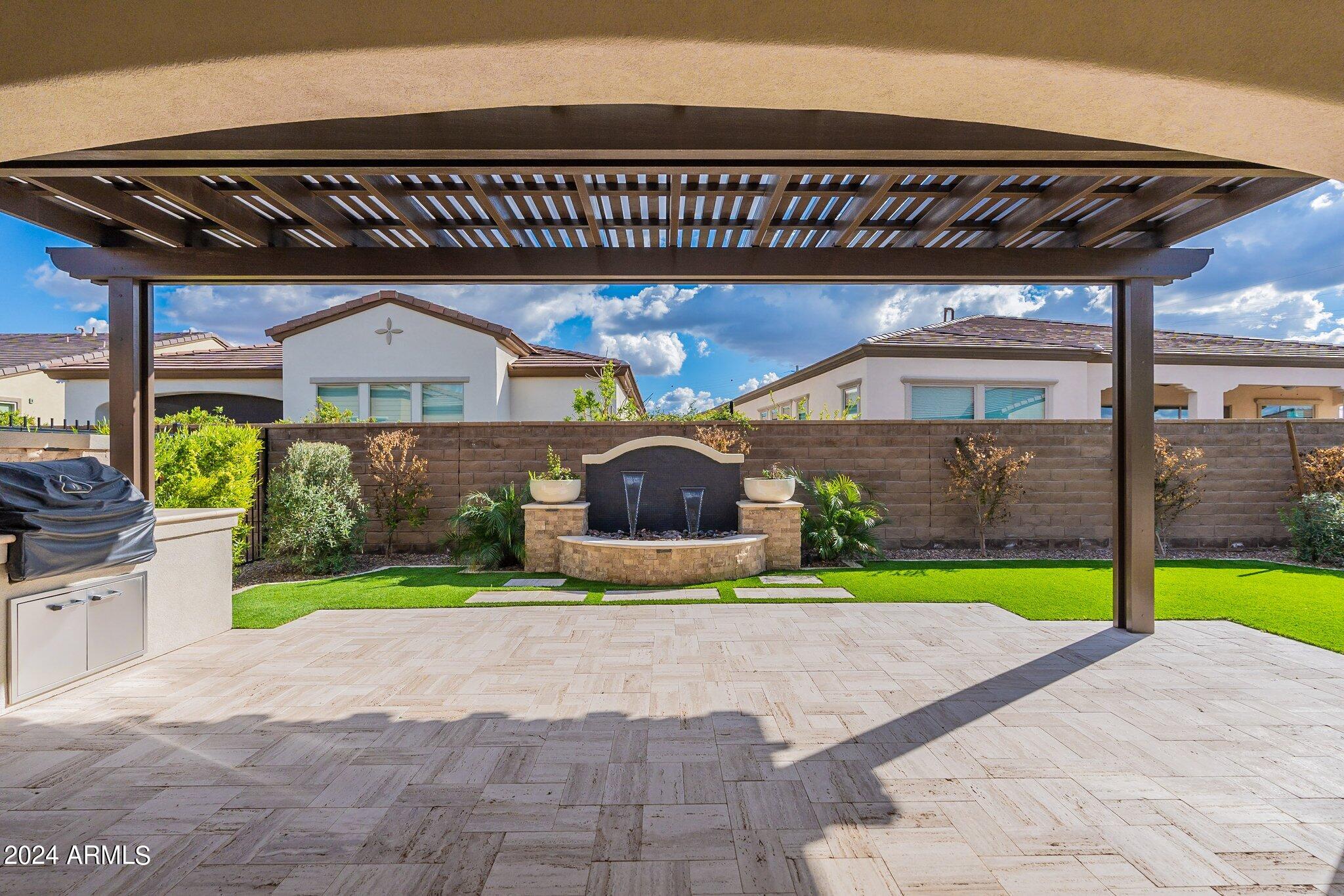 231 E VETERANS Way