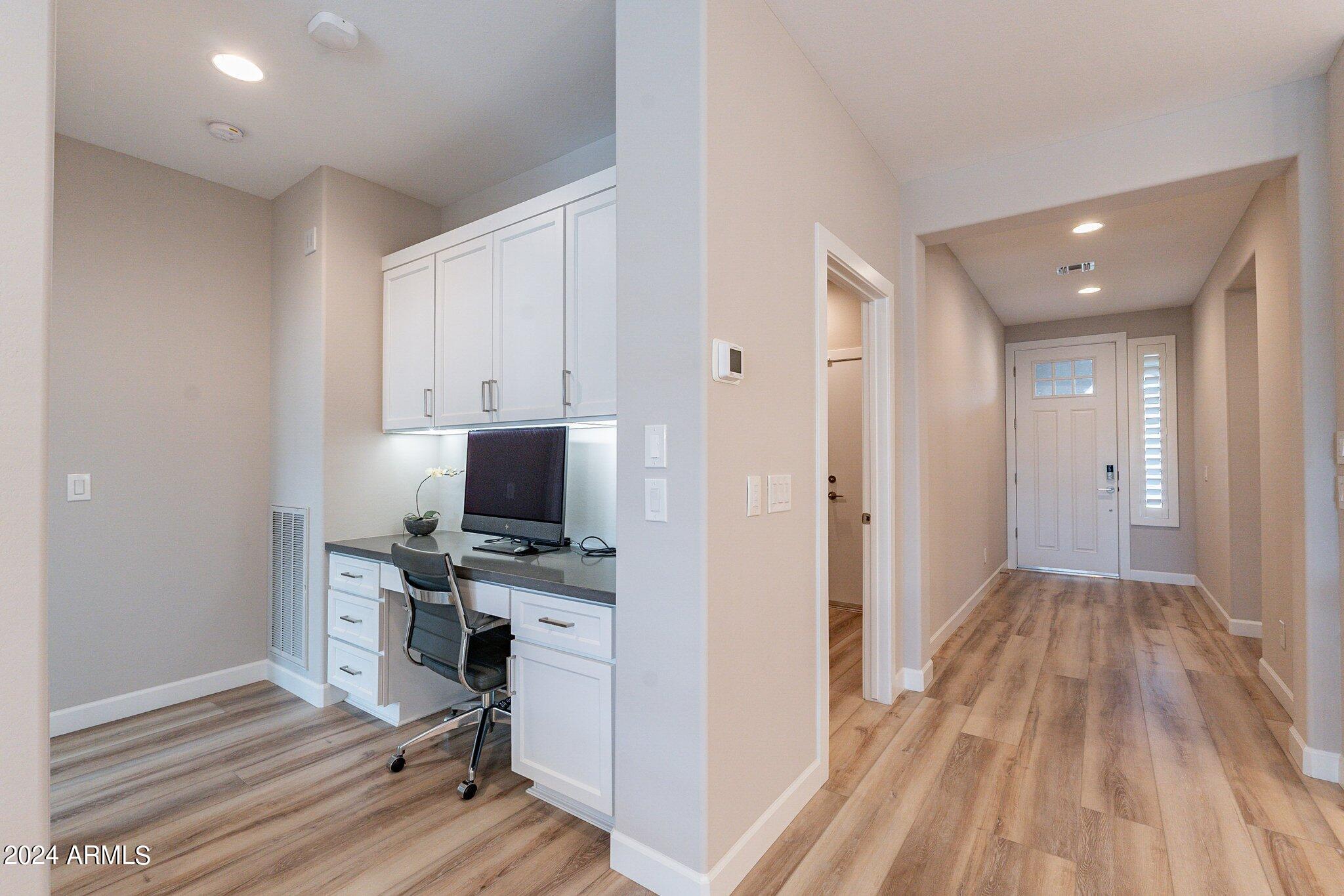 231 E VETERANS Way