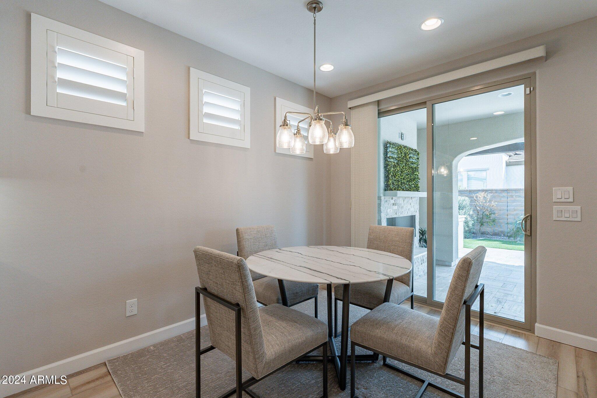 231 E VETERANS Way