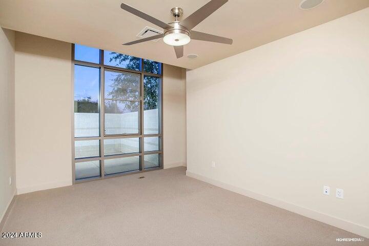 15215 N KIERLAND Boulevard, 103
