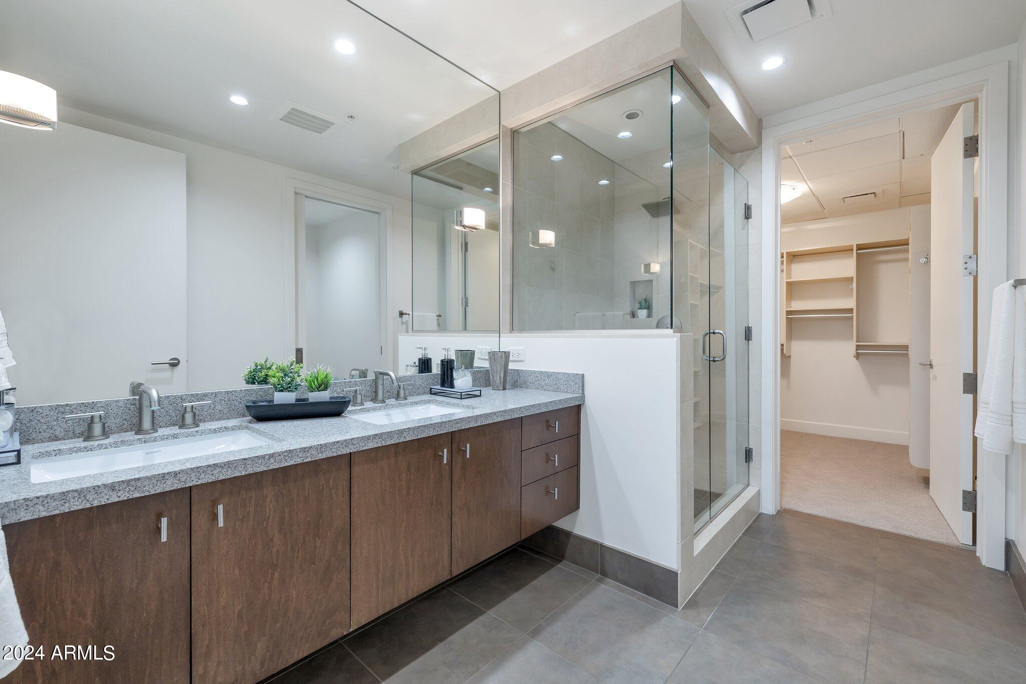 15215 N KIERLAND Boulevard, 103