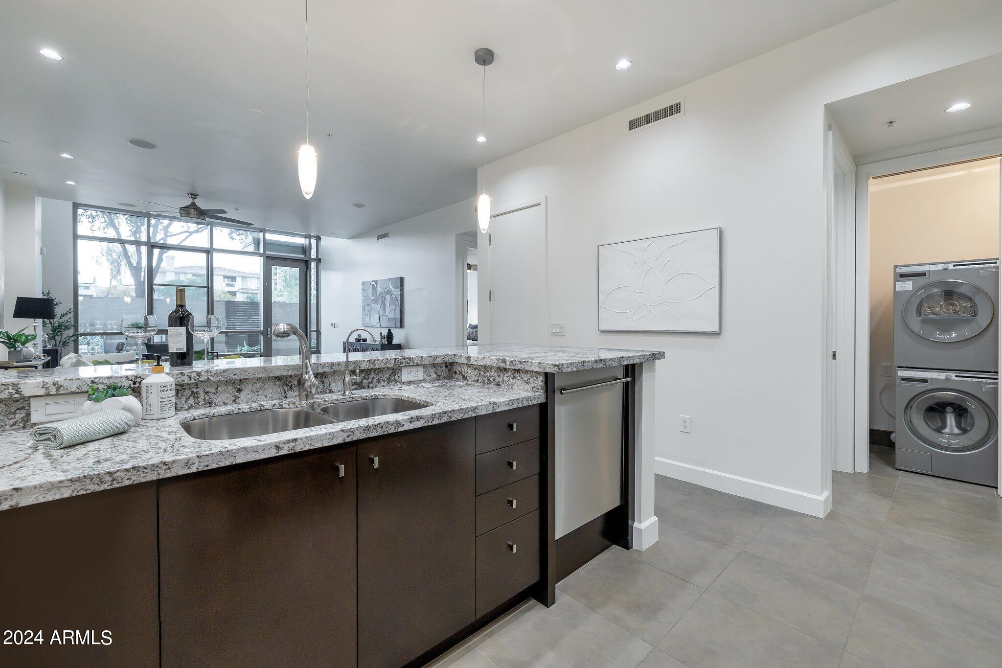 15215 N KIERLAND Boulevard, 103